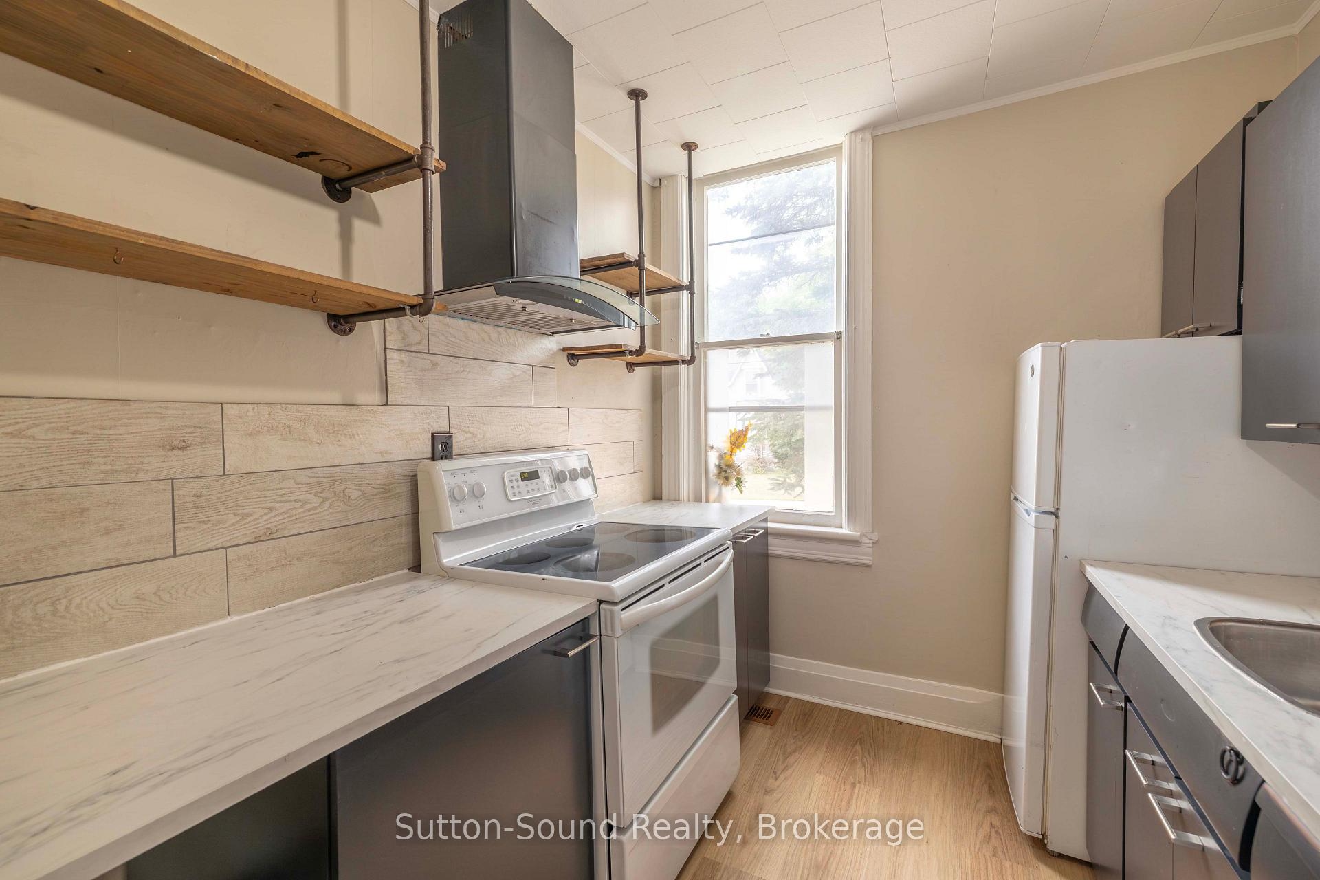Photo 7 of 1100 4th Avenue E, Owen Sound — HOMEH