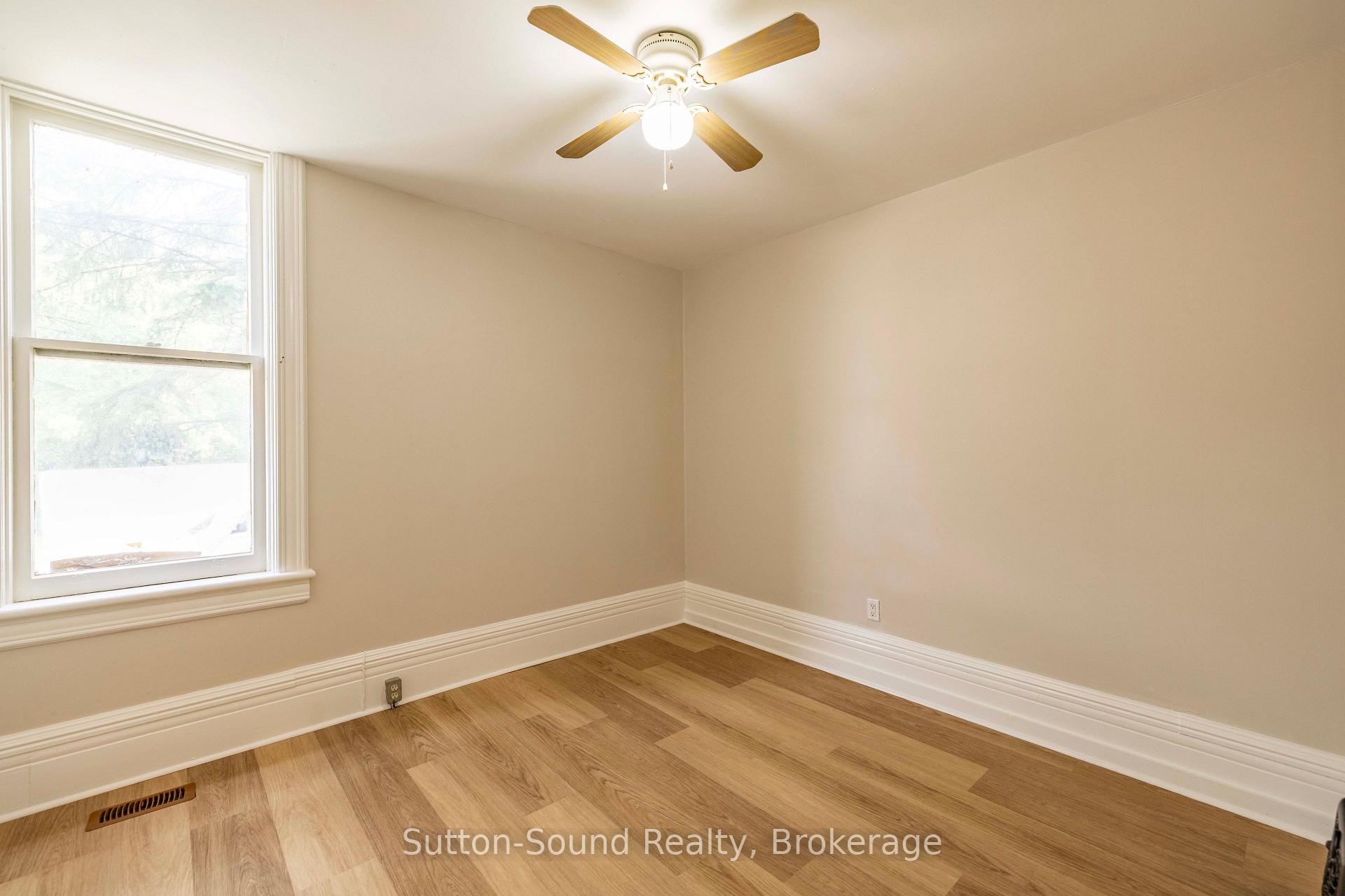 Photo 8 of 1100 4th Avenue E, Owen Sound — HOMEH