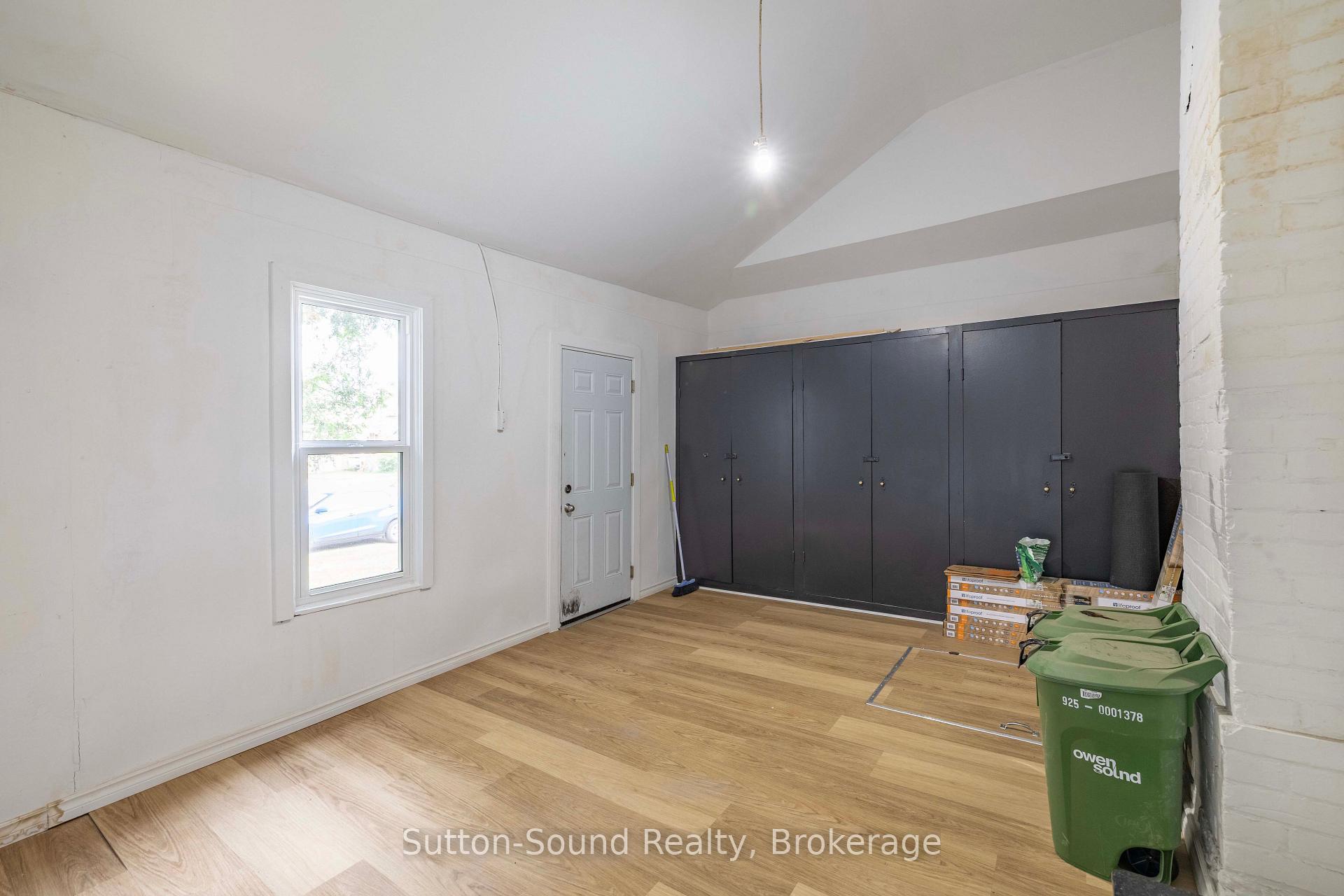 Photo 12 of 1100 4th Avenue E, Owen Sound — HOMEH