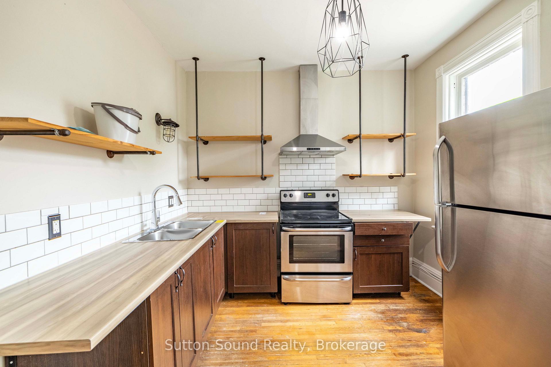 Photo 16 of 1100 4th Avenue E, Owen Sound — HOMEH