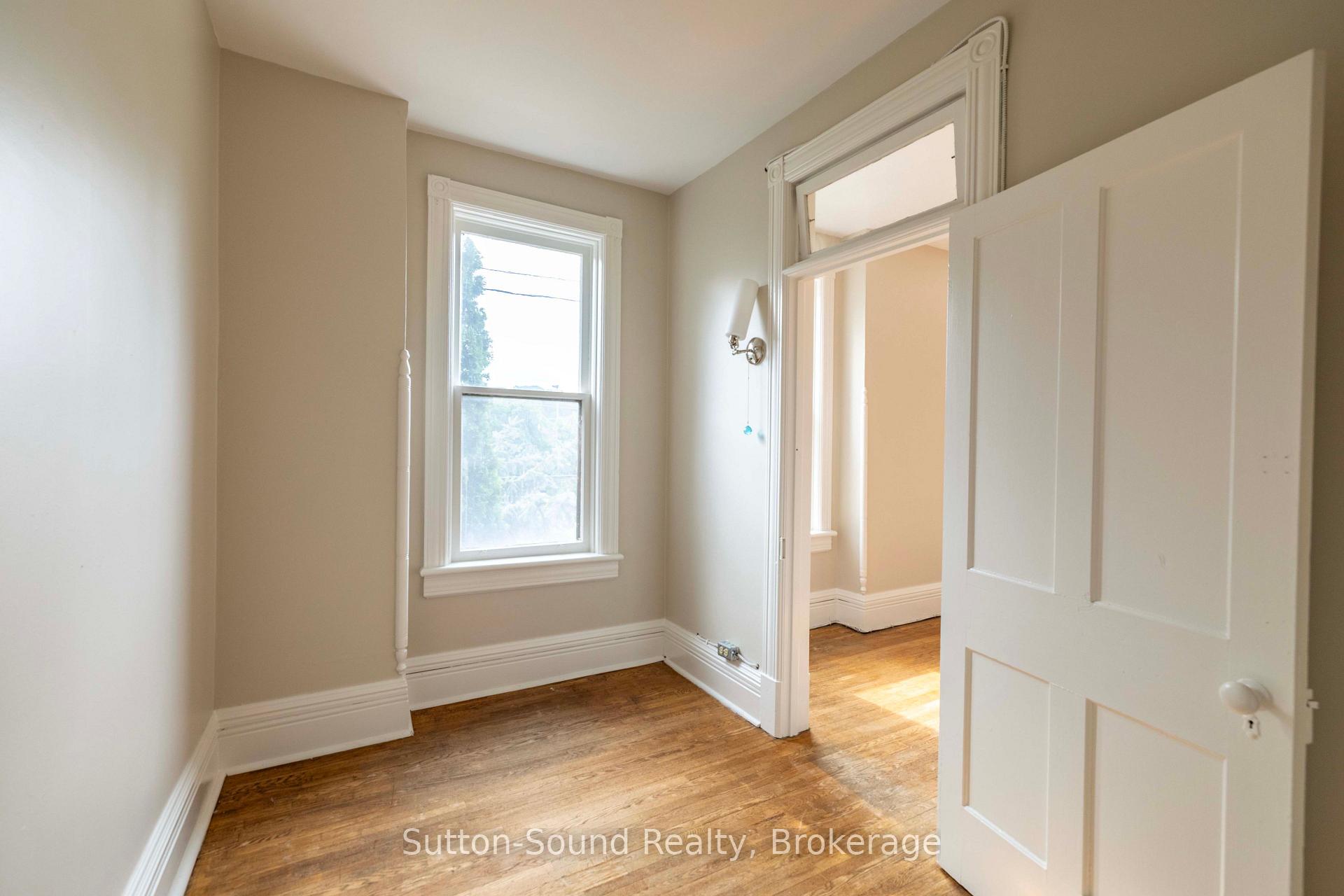 Photo 21 of 1100 4th Avenue E, Owen Sound — HOMEH