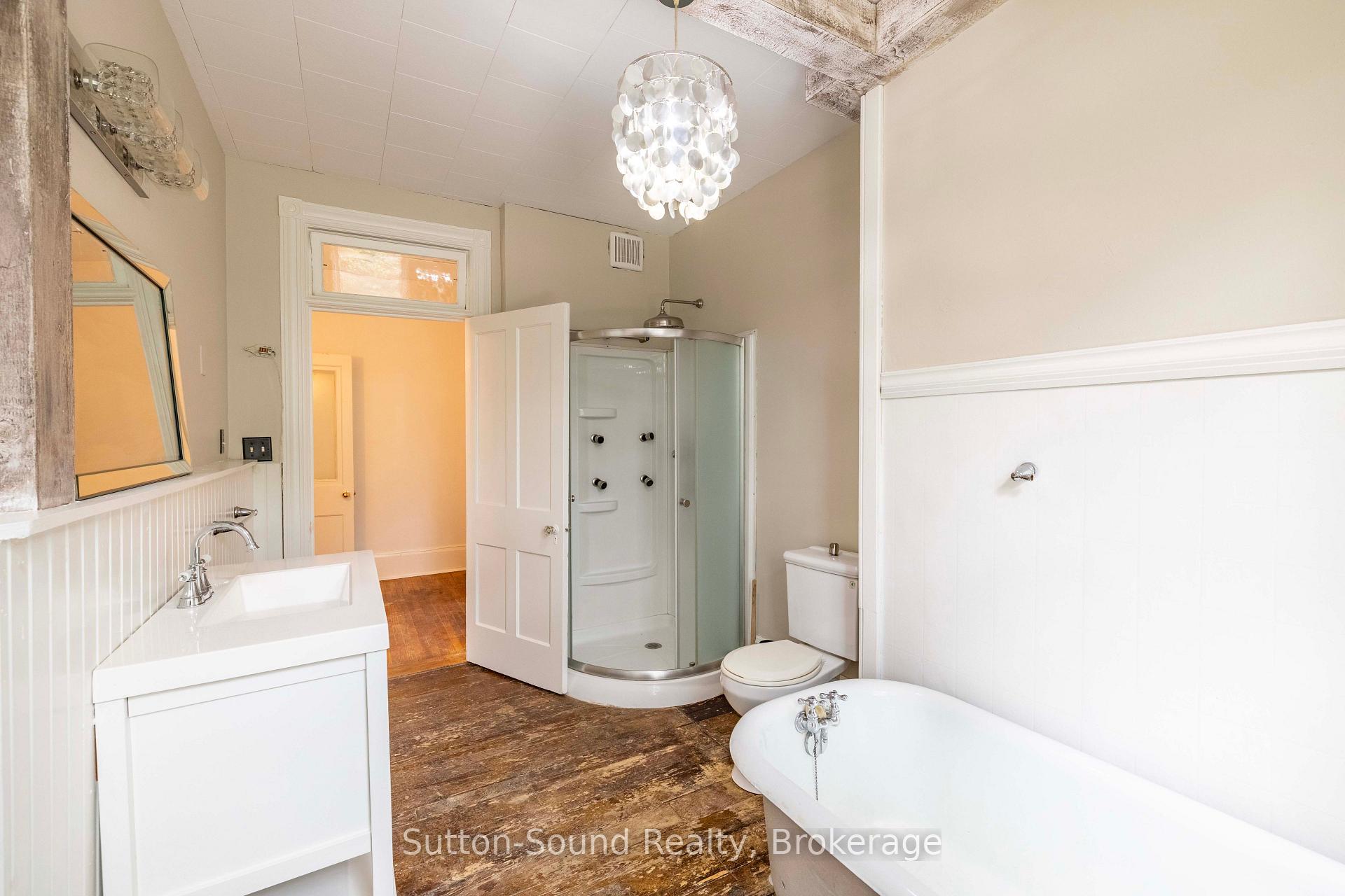 Photo 23 of 1100 4th Avenue E, Owen Sound — HOMEH