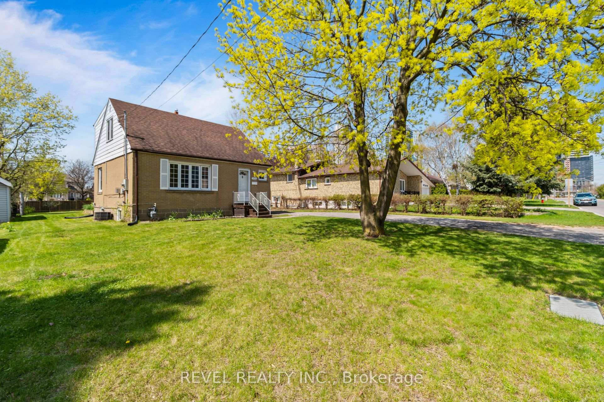 Photo 2 of 3524 Joan Drive, Mississauga, Fairview — HOMEH