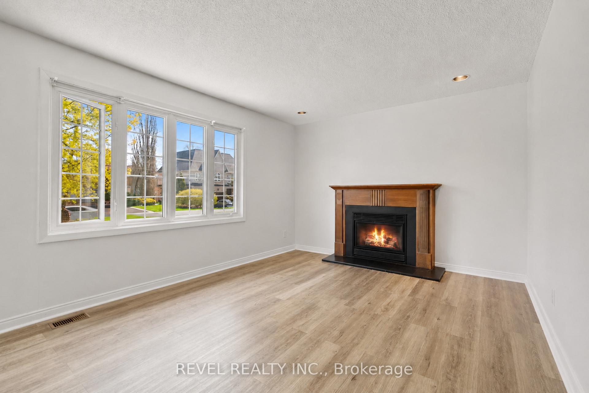 Photo 6 of 3524 Joan Drive, Mississauga, Fairview — HOMEH