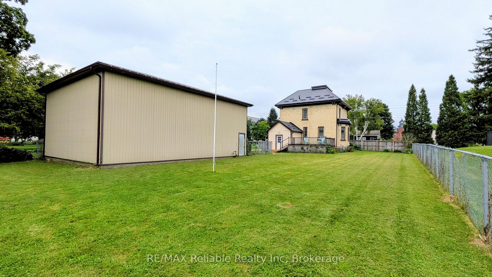 Photo 3 of 33 Princess Street E, Central Huron, Clinton — HOMEH