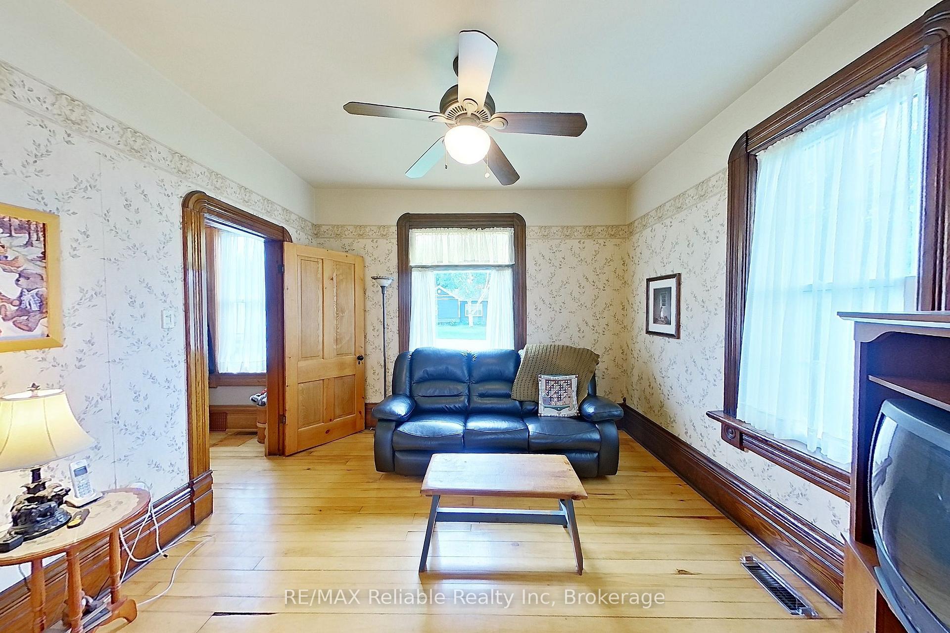 Photo 7 of 33 Princess Street E, Central Huron, Clinton — HOMEH