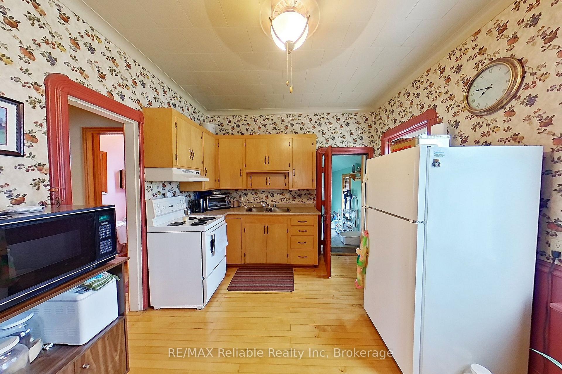 Photo 10 of 33 Princess Street E, Central Huron, Clinton — HOMEH