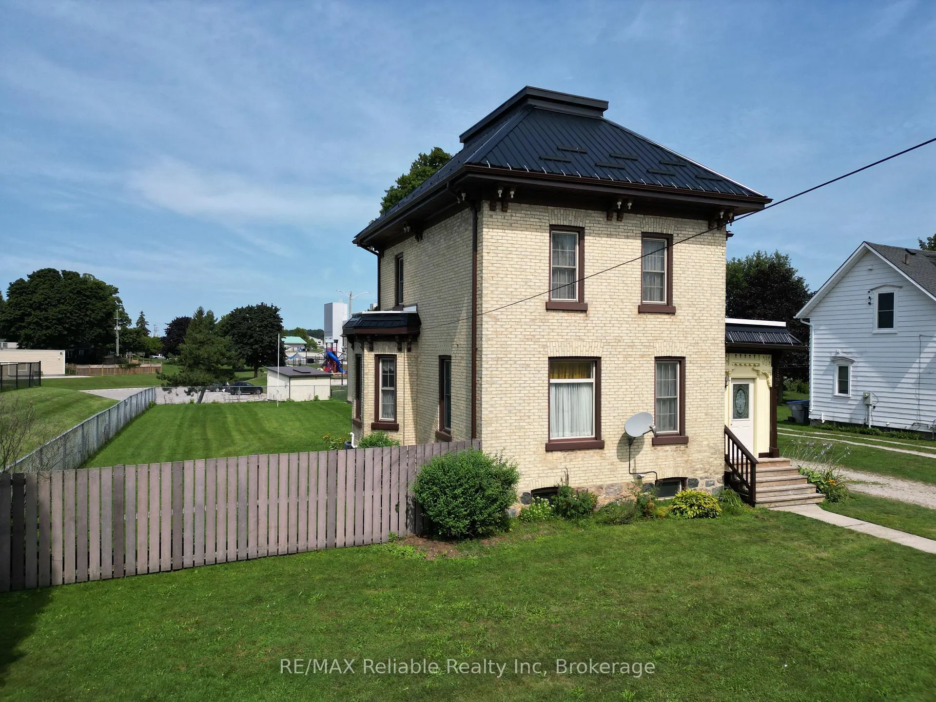 Photo 39 of 33 Princess Street E, Central Huron, Clinton — HOMEH