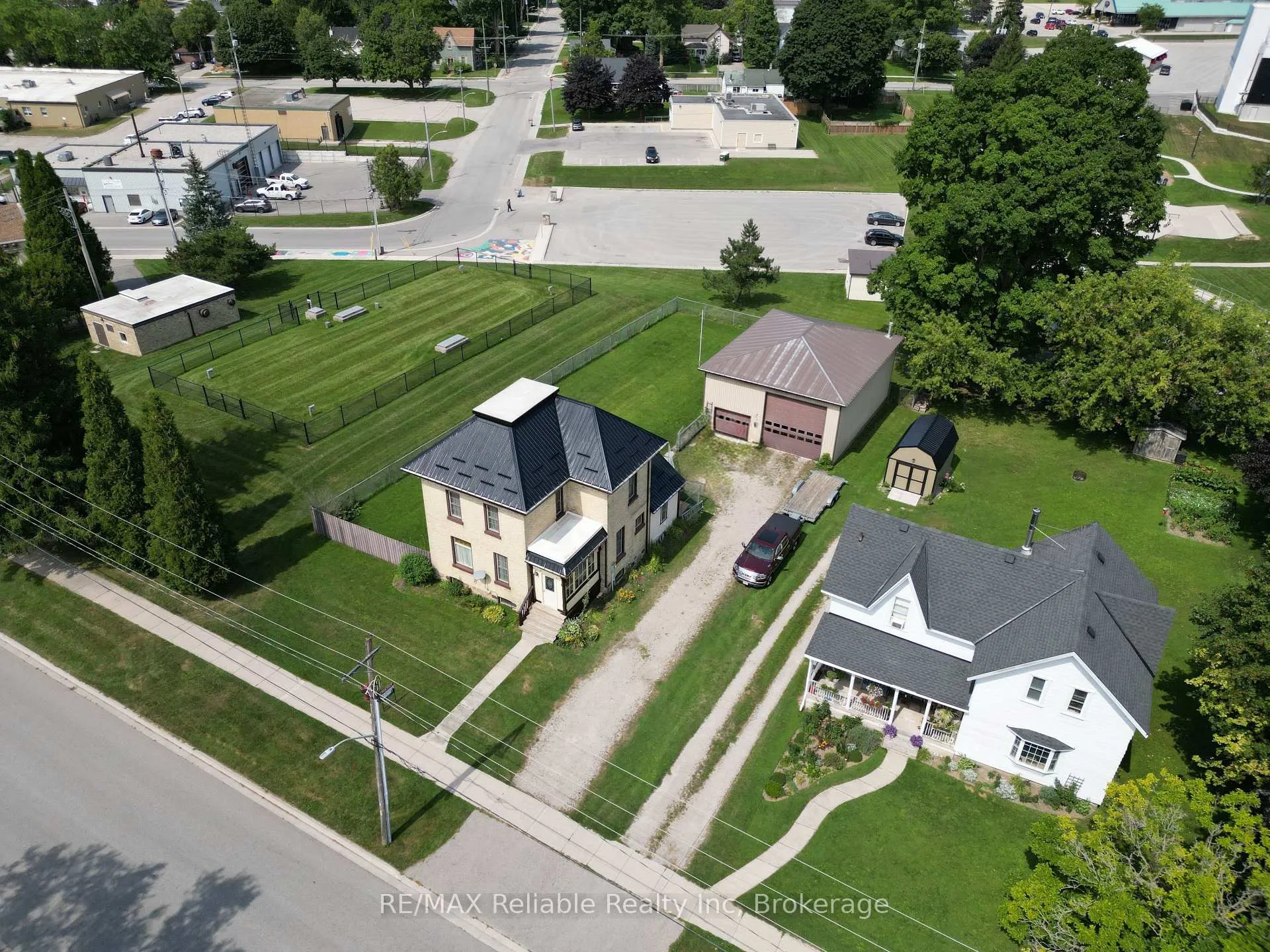 Photo 43 of 33 Princess Street E, Central Huron, Clinton — HOMEH