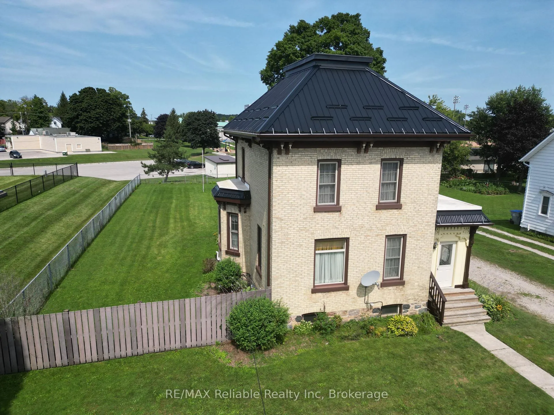 Photo 48 of 33 Princess Street E, Central Huron, Clinton — HOMEH