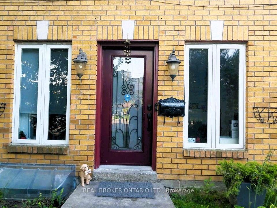 Photo 1 of Unit SIDE, 256 The Kingsway Road, Etobicoke, Edenbridge-Humber Valley — HOMEH