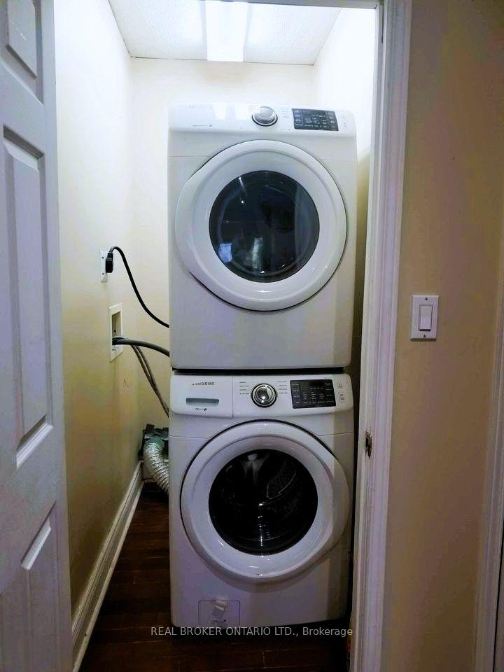 Photo 5 of Unit SIDE, 256 The Kingsway Road, Etobicoke, Edenbridge-Humber Valley — HOMEH