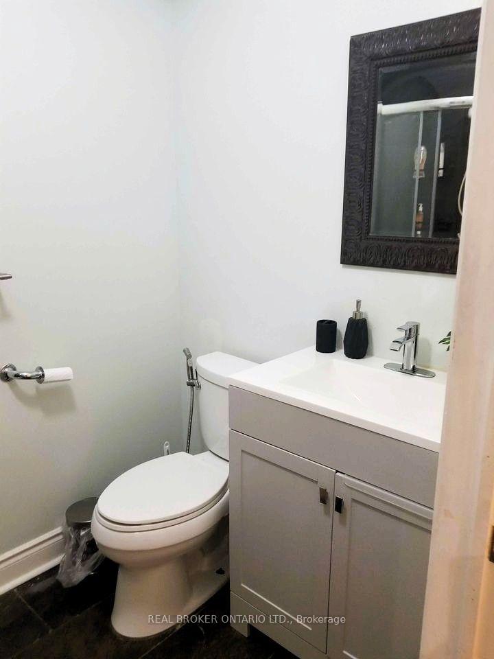 Photo 8 of Unit SIDE, 256 The Kingsway Road, Etobicoke, Edenbridge-Humber Valley — HOMEH