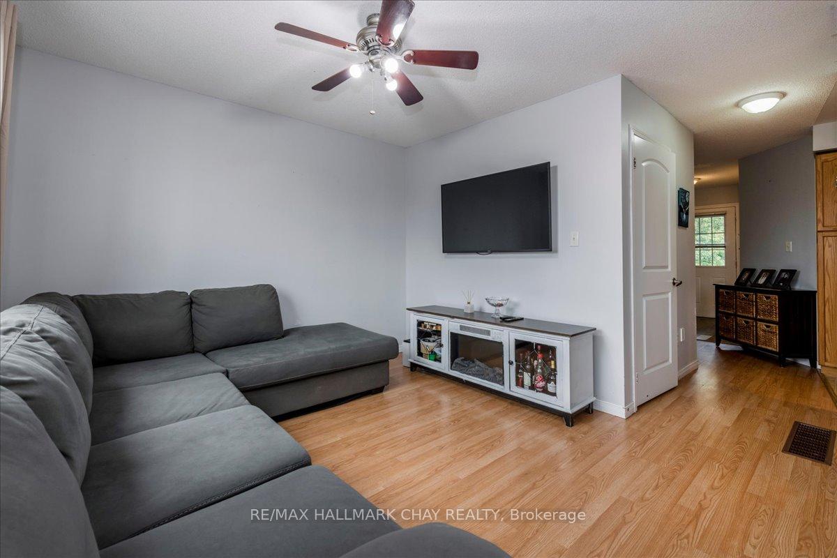 Photo 5 of 2194 Batters Loop, Innisfil, Alcona — HOMEH