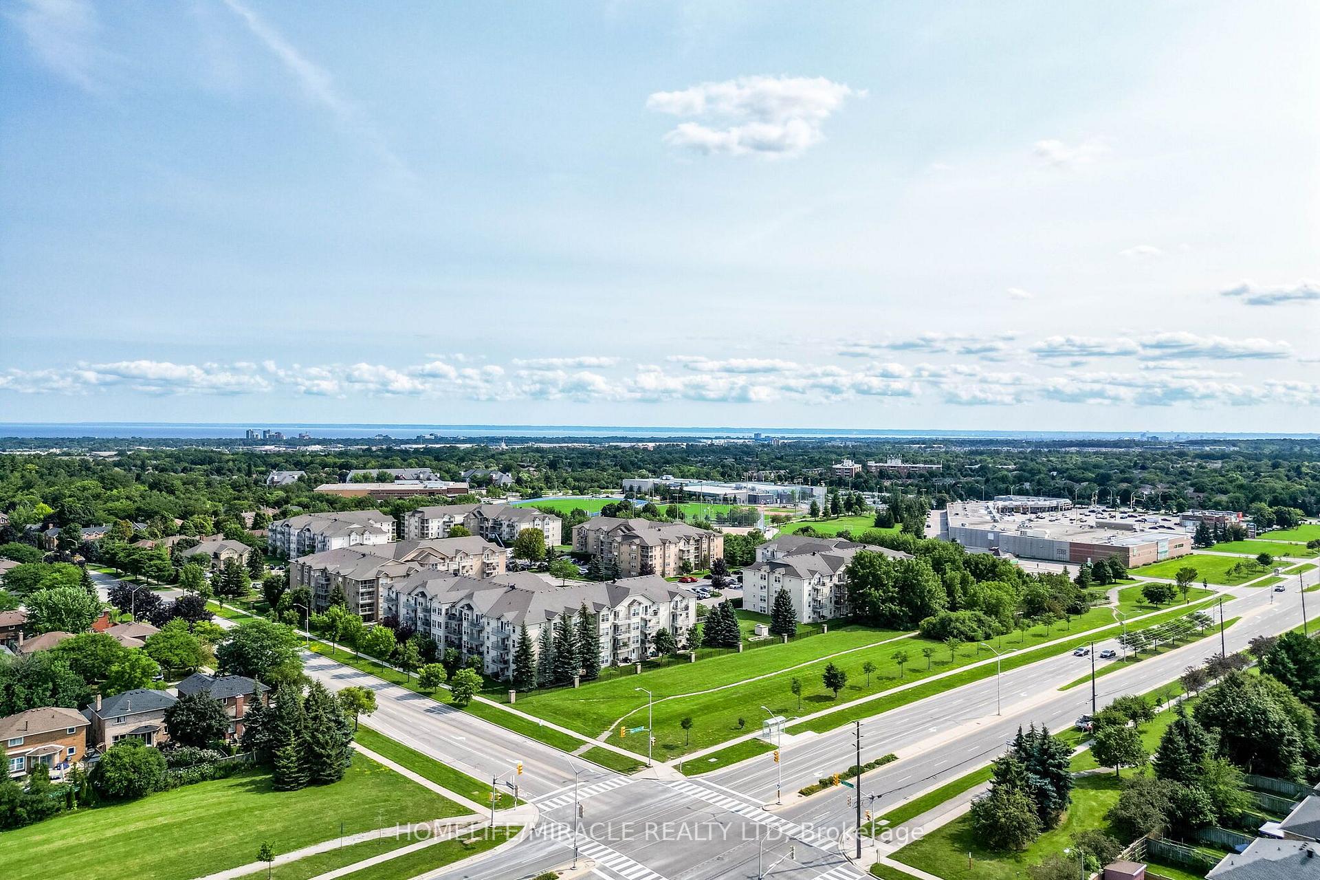 Photo 4 of Unit 305, 1490 Bishops Gate, Oakville, Glen Abbey — HOMEH