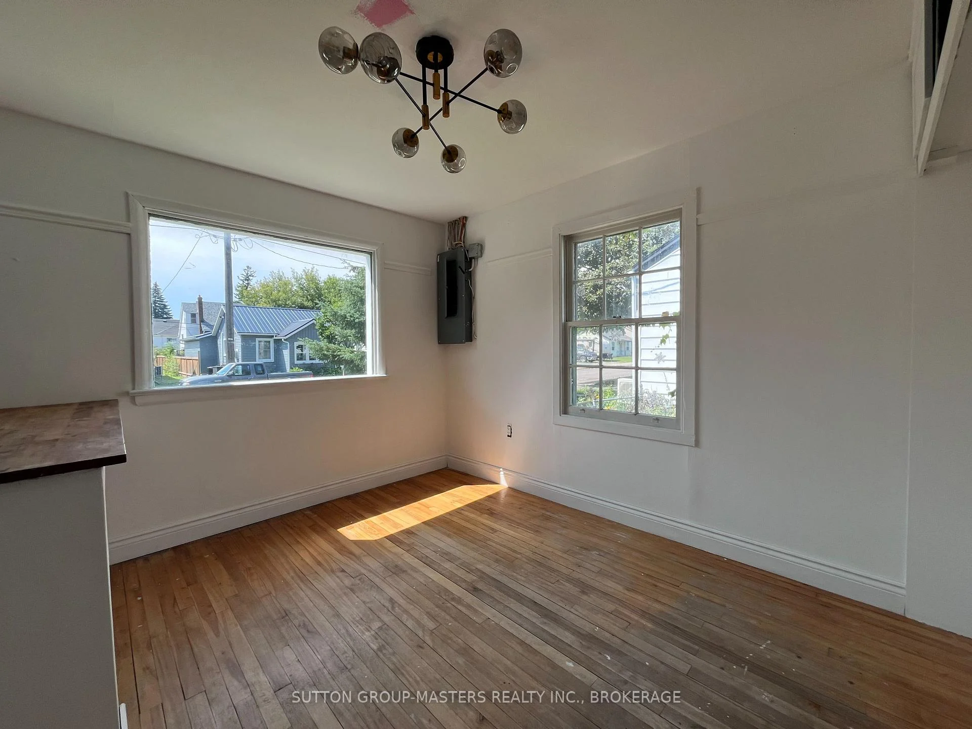 Photo 4 of 459 Nelson Street, Kingston, East of Sir John A. Blvd — HOMEH