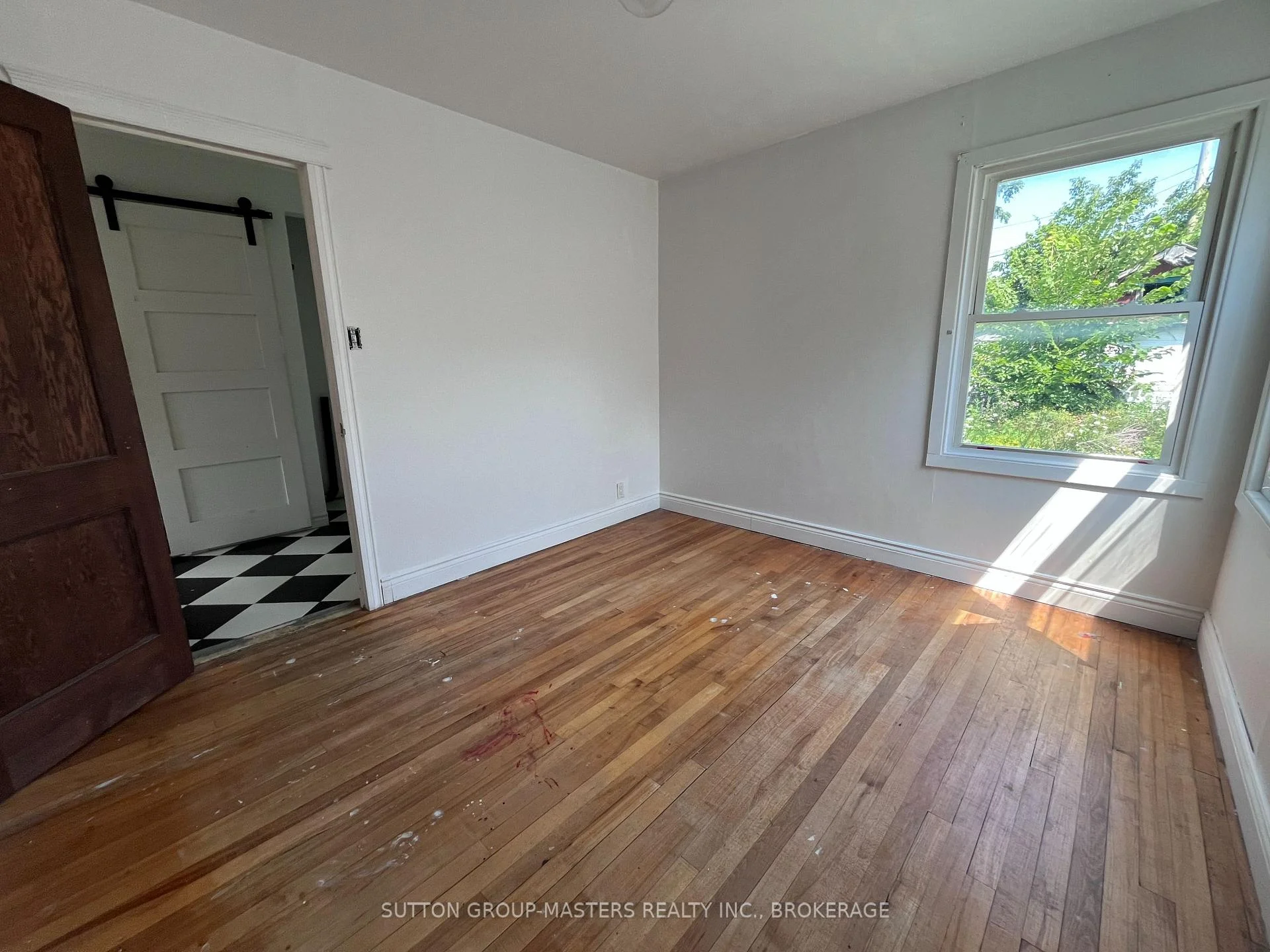 Photo 8 of 459 Nelson Street, Kingston, East of Sir John A. Blvd — HOMEH