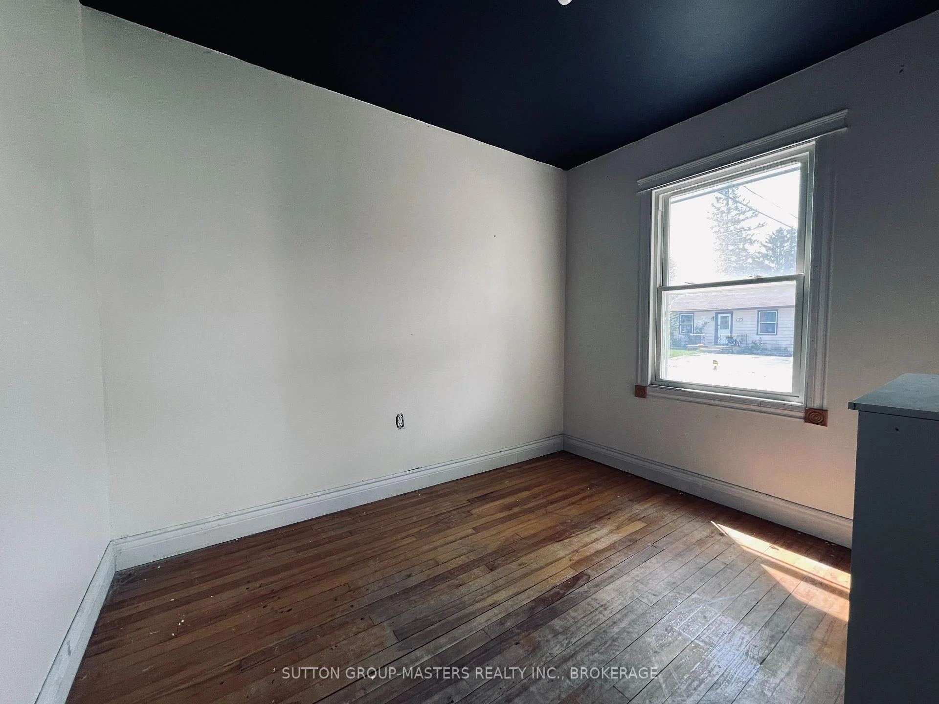 Photo 18 of 459 Nelson Street, Kingston, East of Sir John A. Blvd — HOMEH