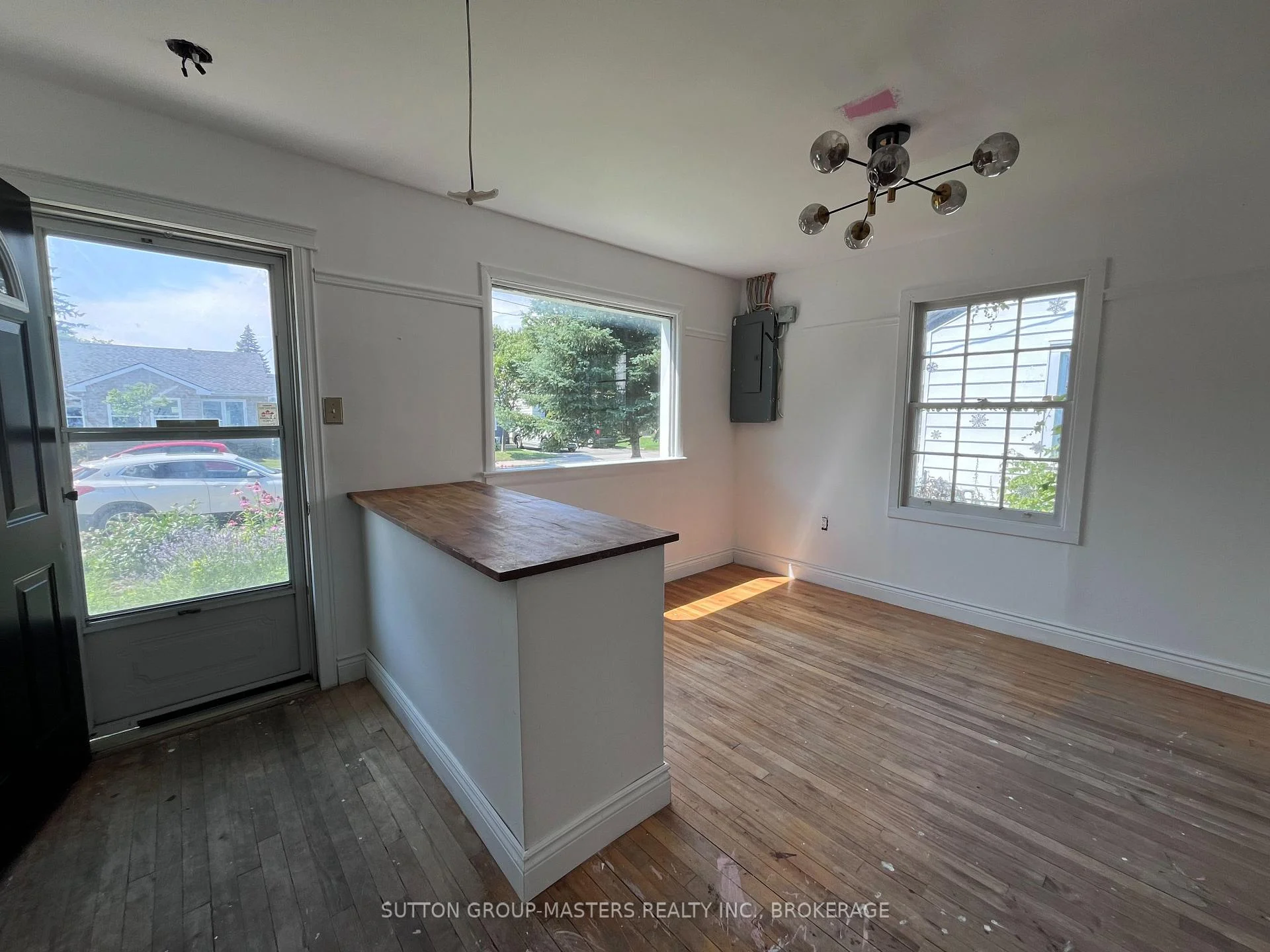 Photo 33 of 459 Nelson Street, Kingston, East of Sir John A. Blvd — HOMEH