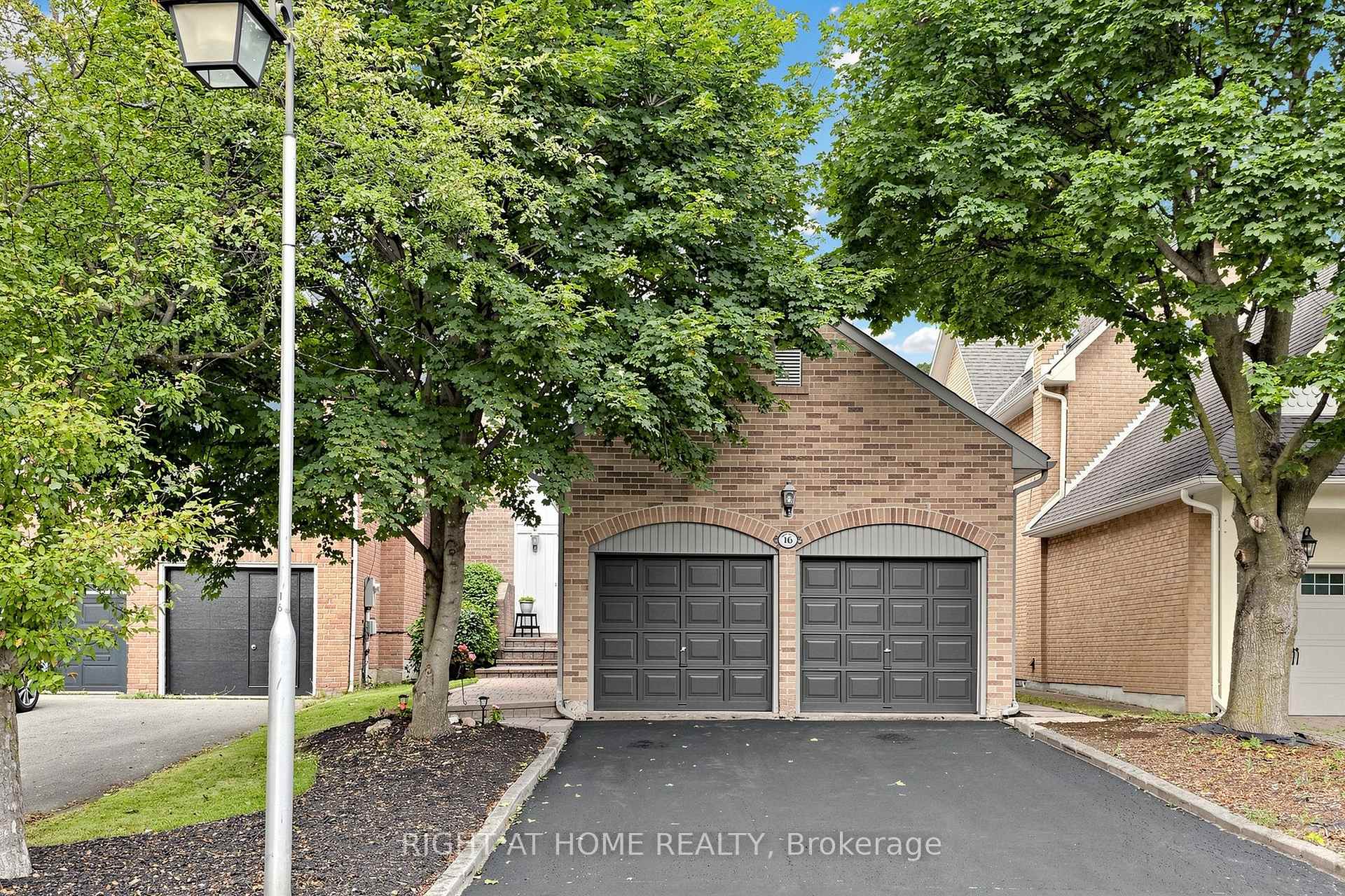 Photo 1 of 16 Rosemead Close, Markham, Unionville — HOMEH
