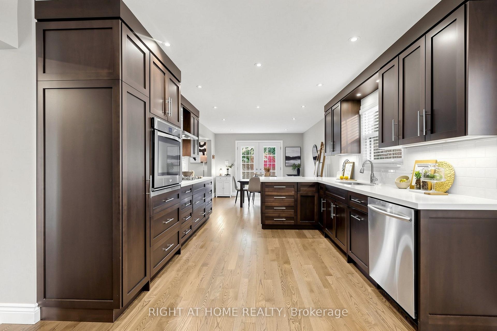 Photo 5 of 16 Rosemead Close, Markham, Unionville — HOMEH