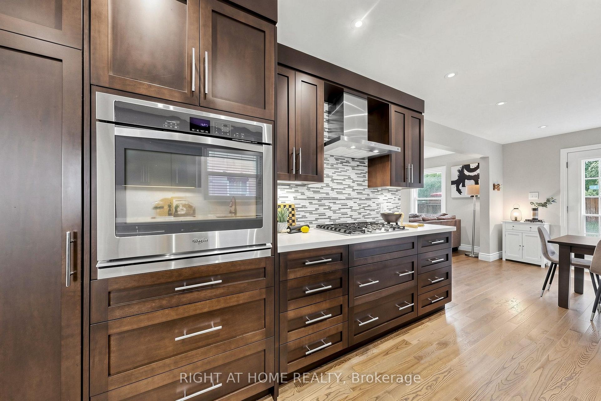 Photo 6 of 16 Rosemead Close, Markham, Unionville — HOMEH