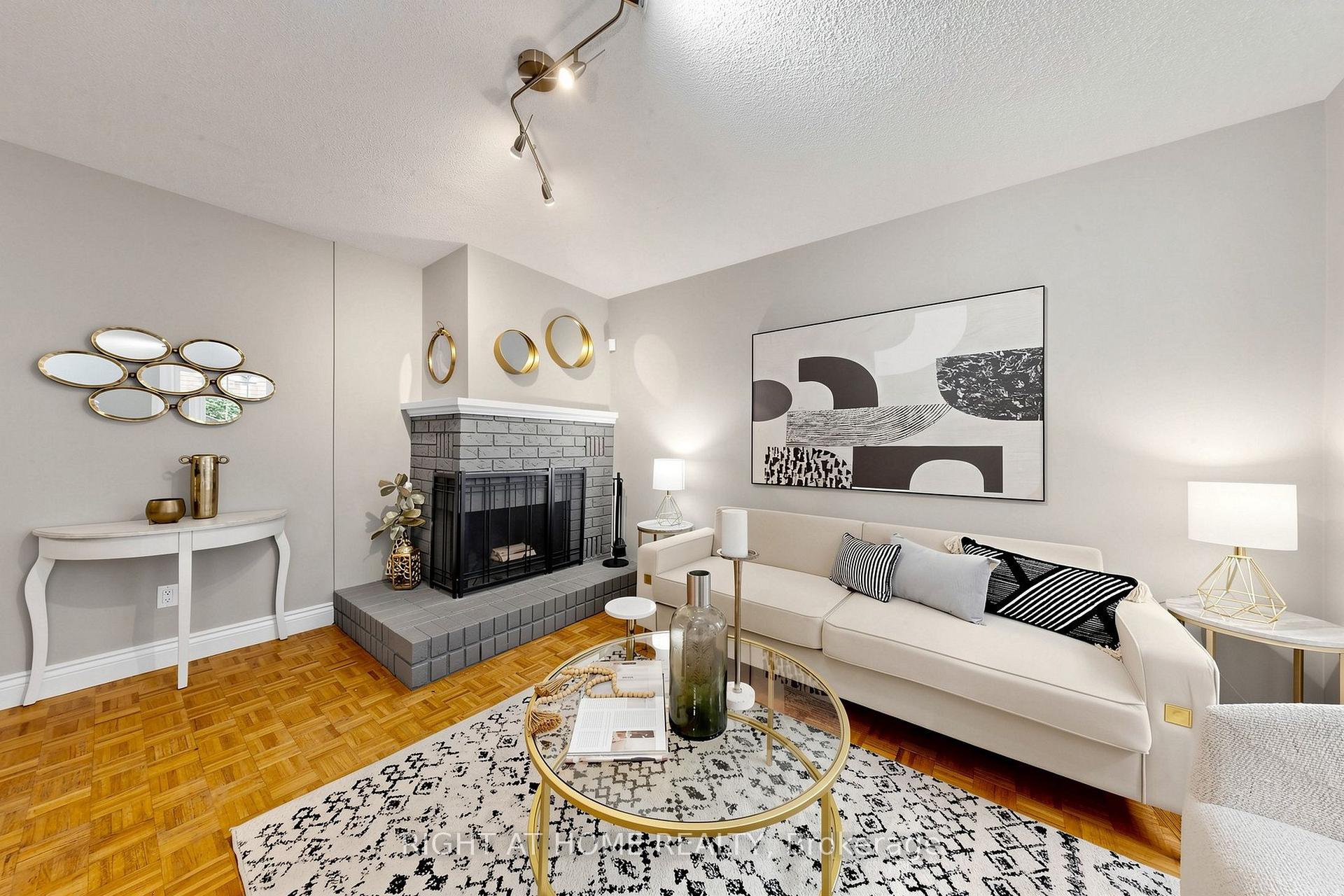 Photo 12 of 16 Rosemead Close, Markham, Unionville — HOMEH