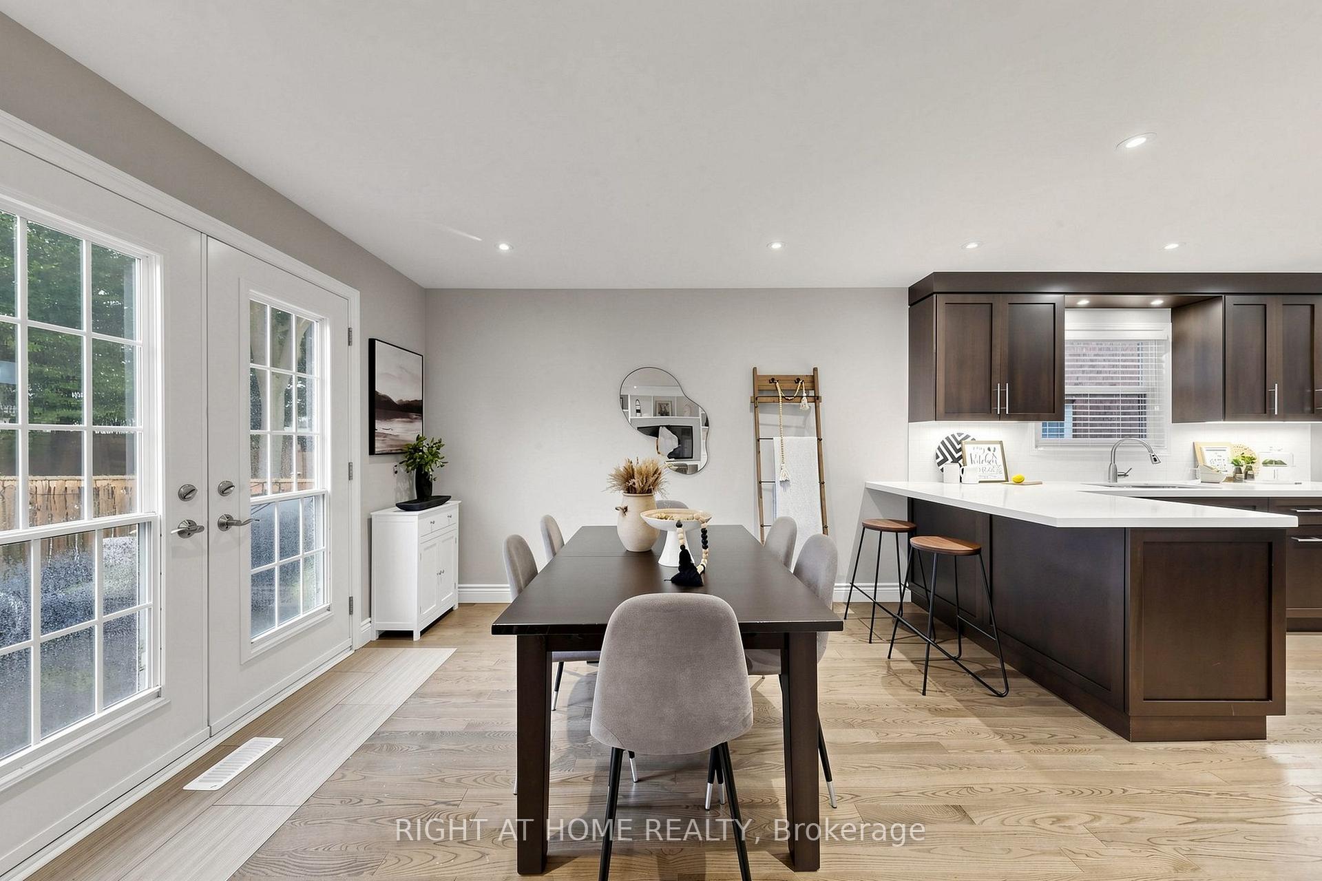 Photo 13 of 16 Rosemead Close, Markham, Unionville — HOMEH