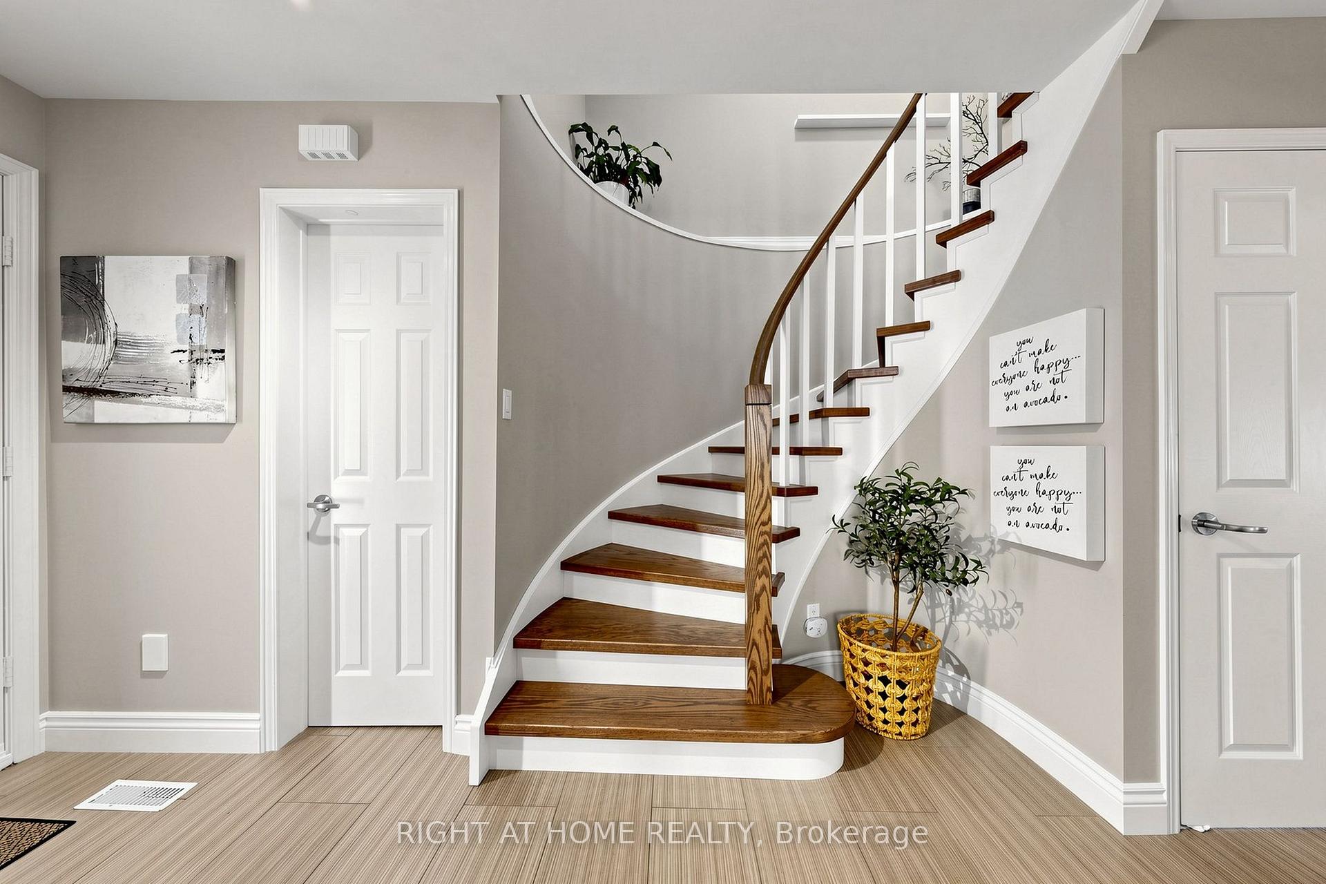 Photo 18 of 16 Rosemead Close, Markham, Unionville — HOMEH