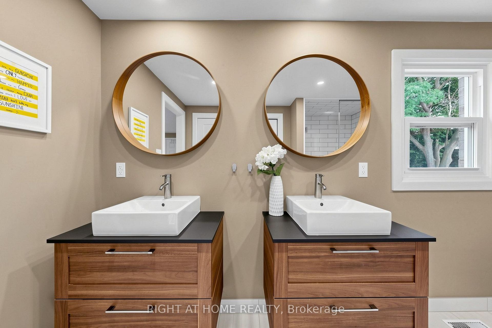 Photo 22 of 16 Rosemead Close, Markham, Unionville — HOMEH