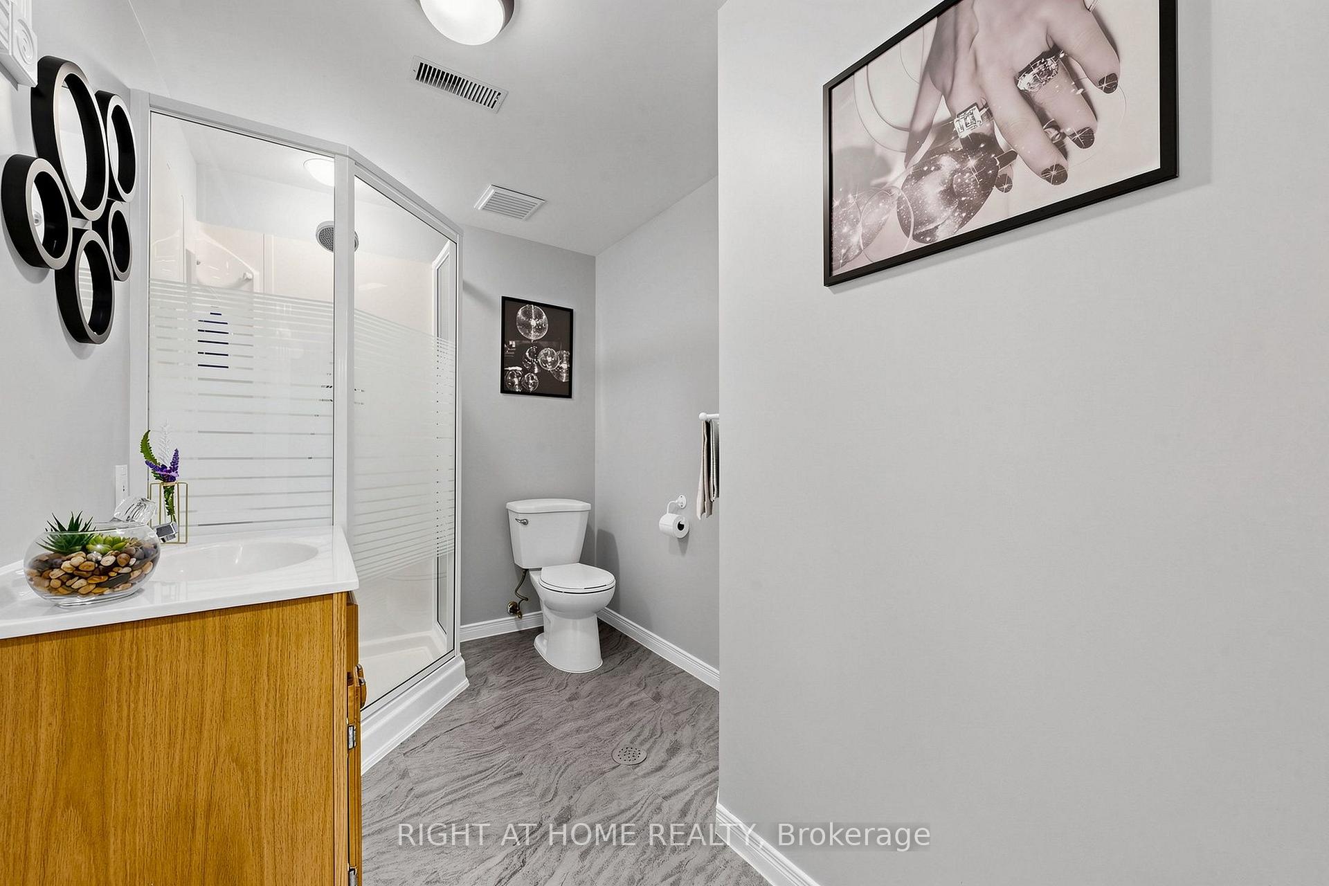 Photo 35 of 16 Rosemead Close, Markham, Unionville — HOMEH