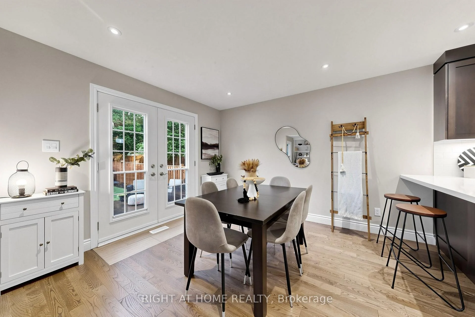 Photo 24 of 16 Rosemead Close, Markham, Unionville — HOMEH