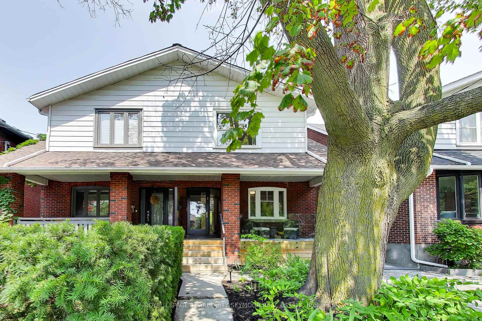 Photo 3 of 262 Belsize Drive, Toronto, Mount Pleasant East — HOMEH