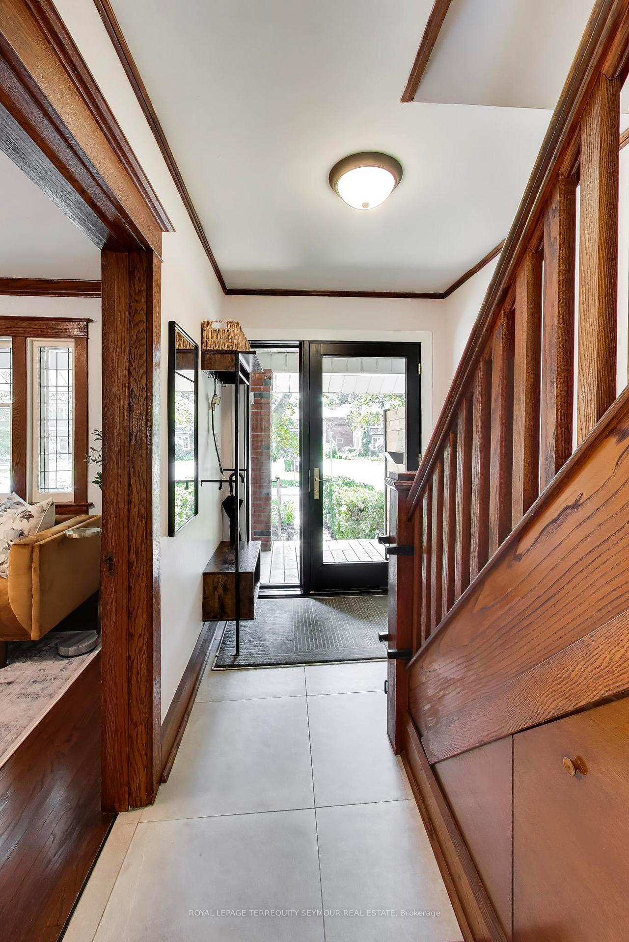 Photo 7 of 262 Belsize Drive, Toronto, Mount Pleasant East — HOMEH