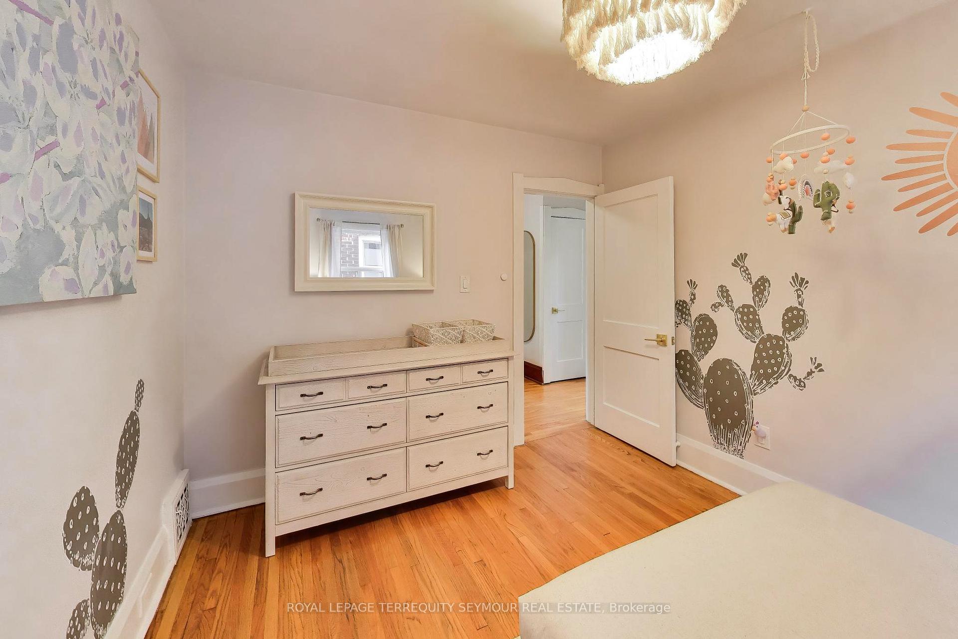 Photo 25 of 262 Belsize Drive, Toronto, Mount Pleasant East — HOMEH