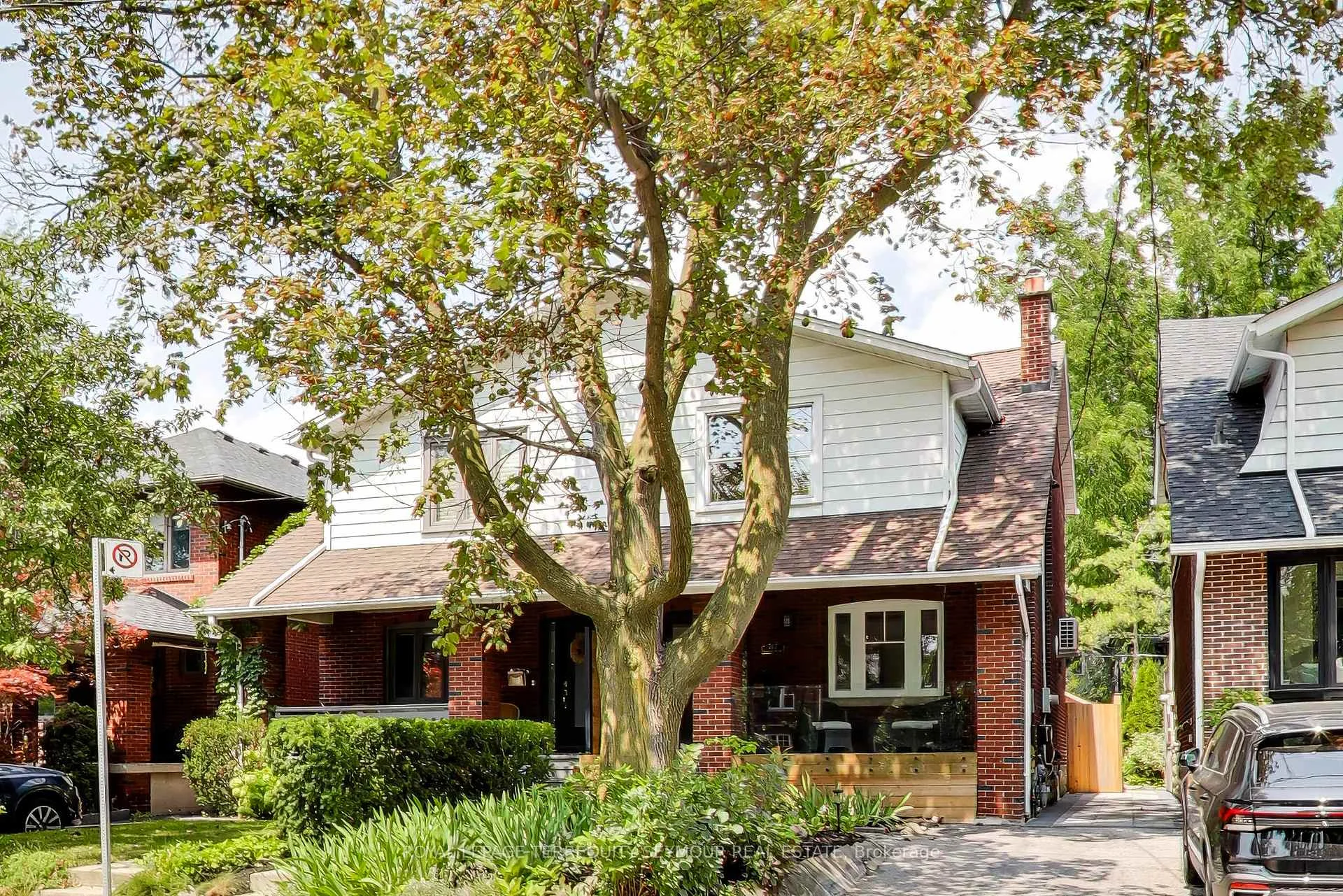 Photo 5 of 262 Belsize Drive, Toronto, Mount Pleasant East — HOMEH