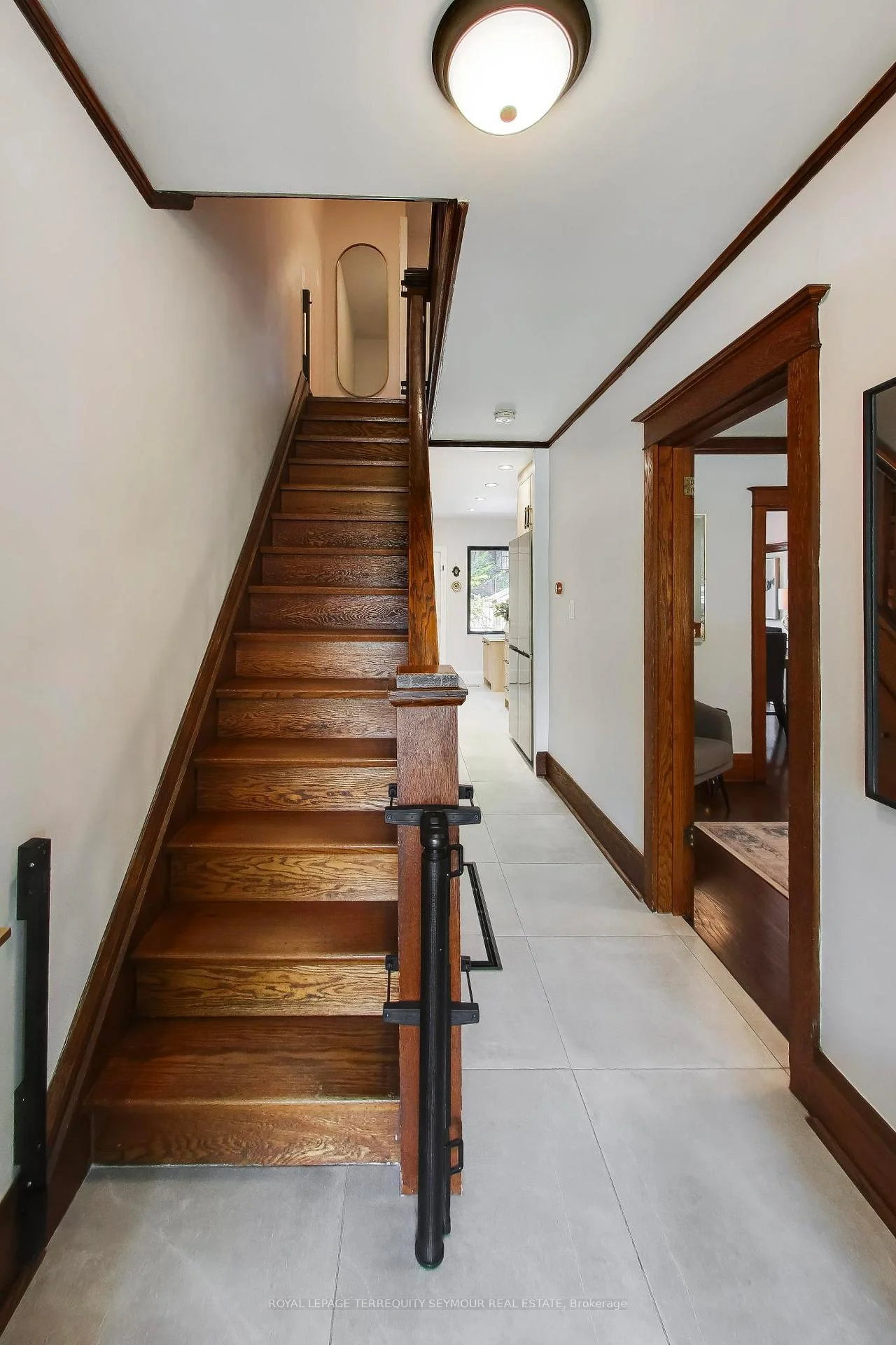 Photo 8 of 262 Belsize Drive, Toronto, Mount Pleasant East — HOMEH