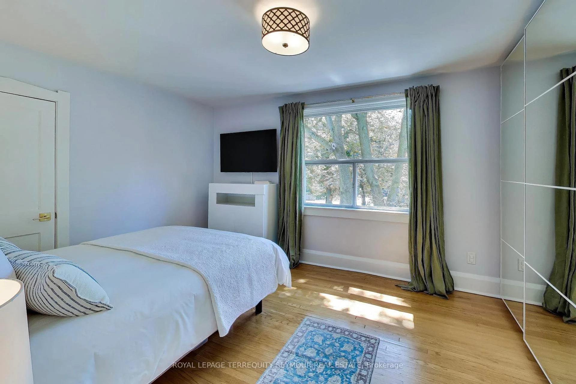 Photo 23 of 262 Belsize Drive, Toronto, Mount Pleasant East — HOMEH