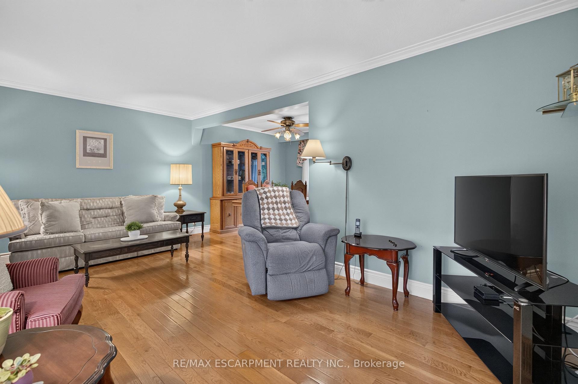 Photo 3 of 1229 Nottingham Avenue, Burlington, Mountainside — HOMEH