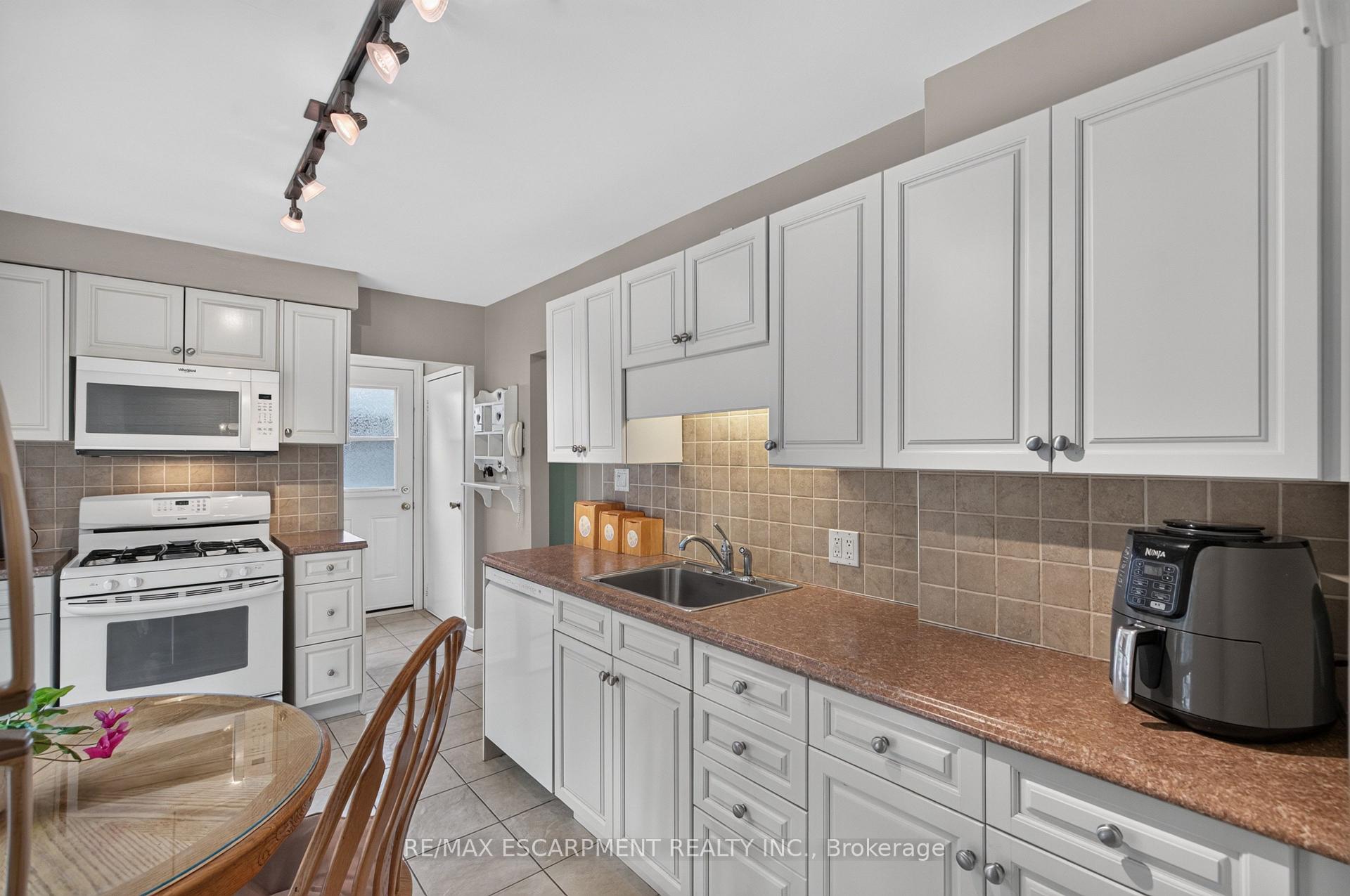 Photo 9 of 1229 Nottingham Avenue, Burlington, Mountainside — HOMEH