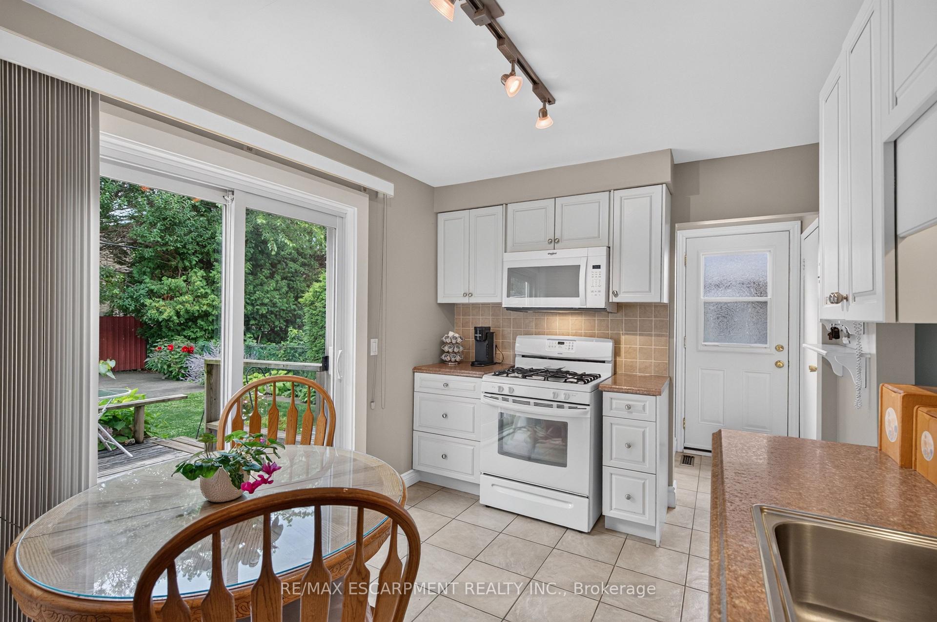 Photo 10 of 1229 Nottingham Avenue, Burlington, Mountainside — HOMEH
