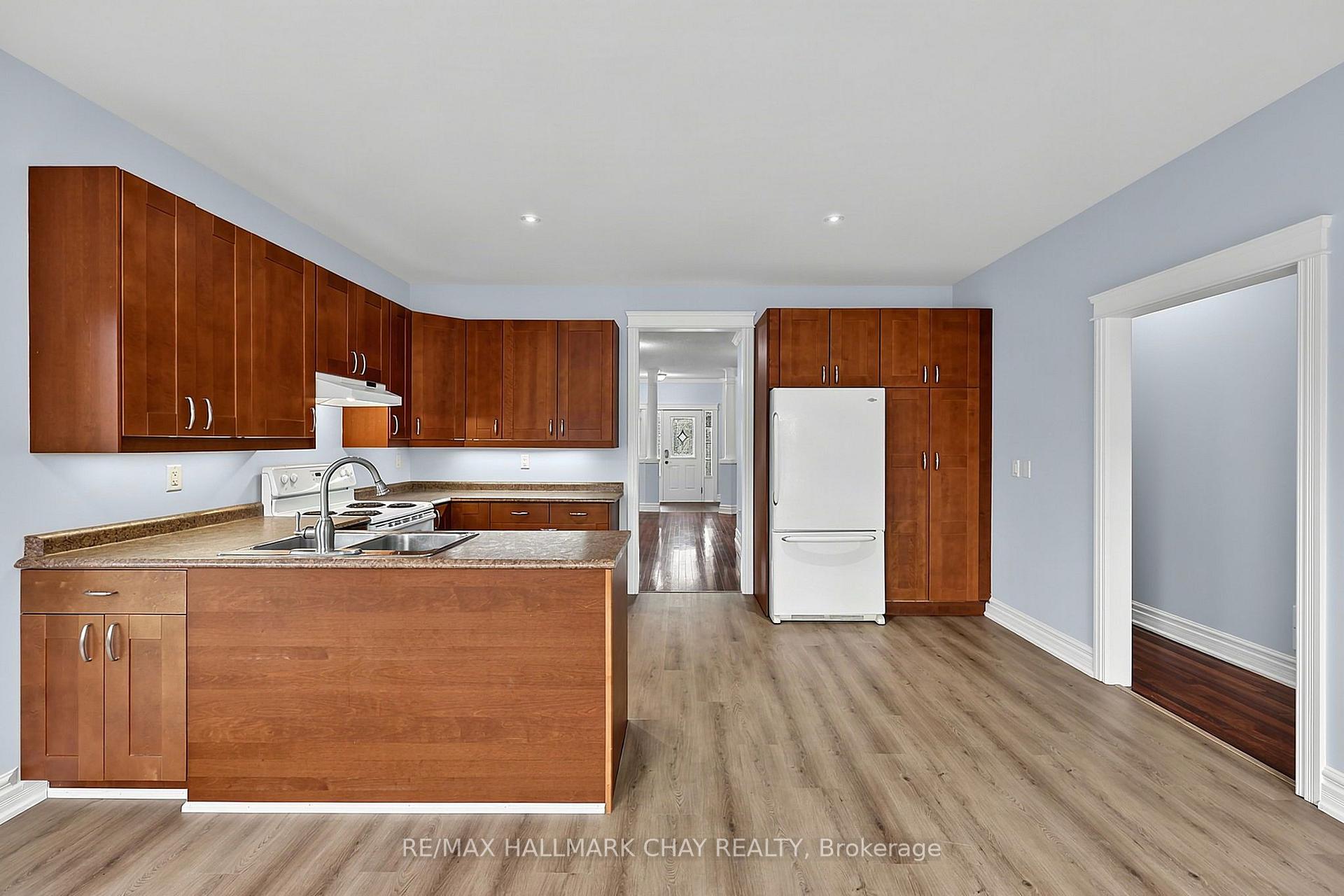 Photo 7 of Unit #MAIN, 2040 Celeste Street, Innisfil, Alcona — HOMEH