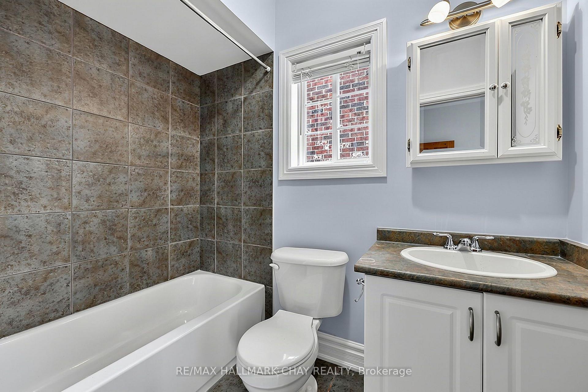 Photo 9 of Unit #MAIN, 2040 Celeste Street, Innisfil, Alcona — HOMEH