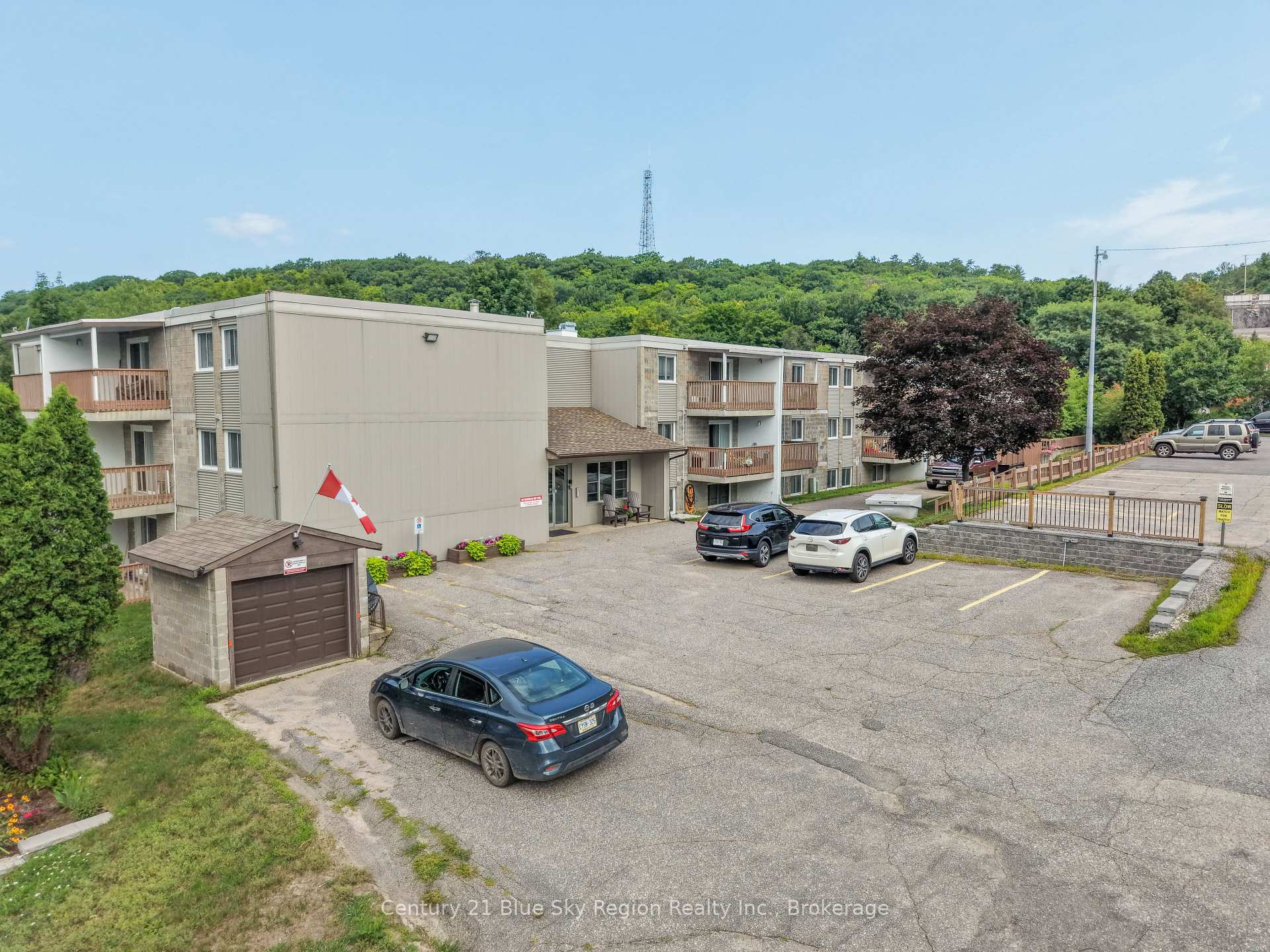 Photo 6 of Unit 306, 213 Leonard Street, North Bay, College Heights — HOMEH