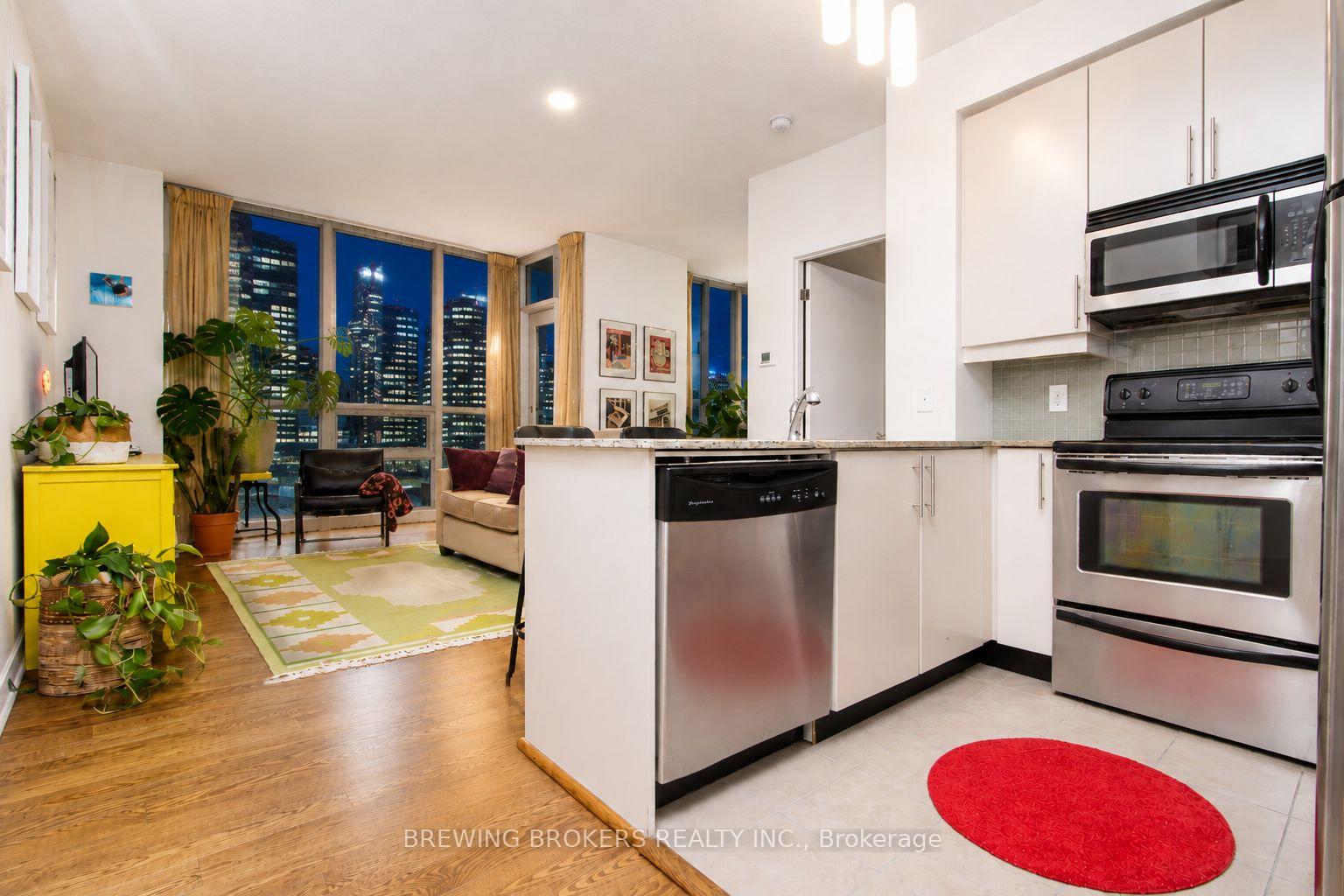 Photo 1 of Unit 1702, 18 Harbour Street, Toronto, Waterfront Communities — HOMEH