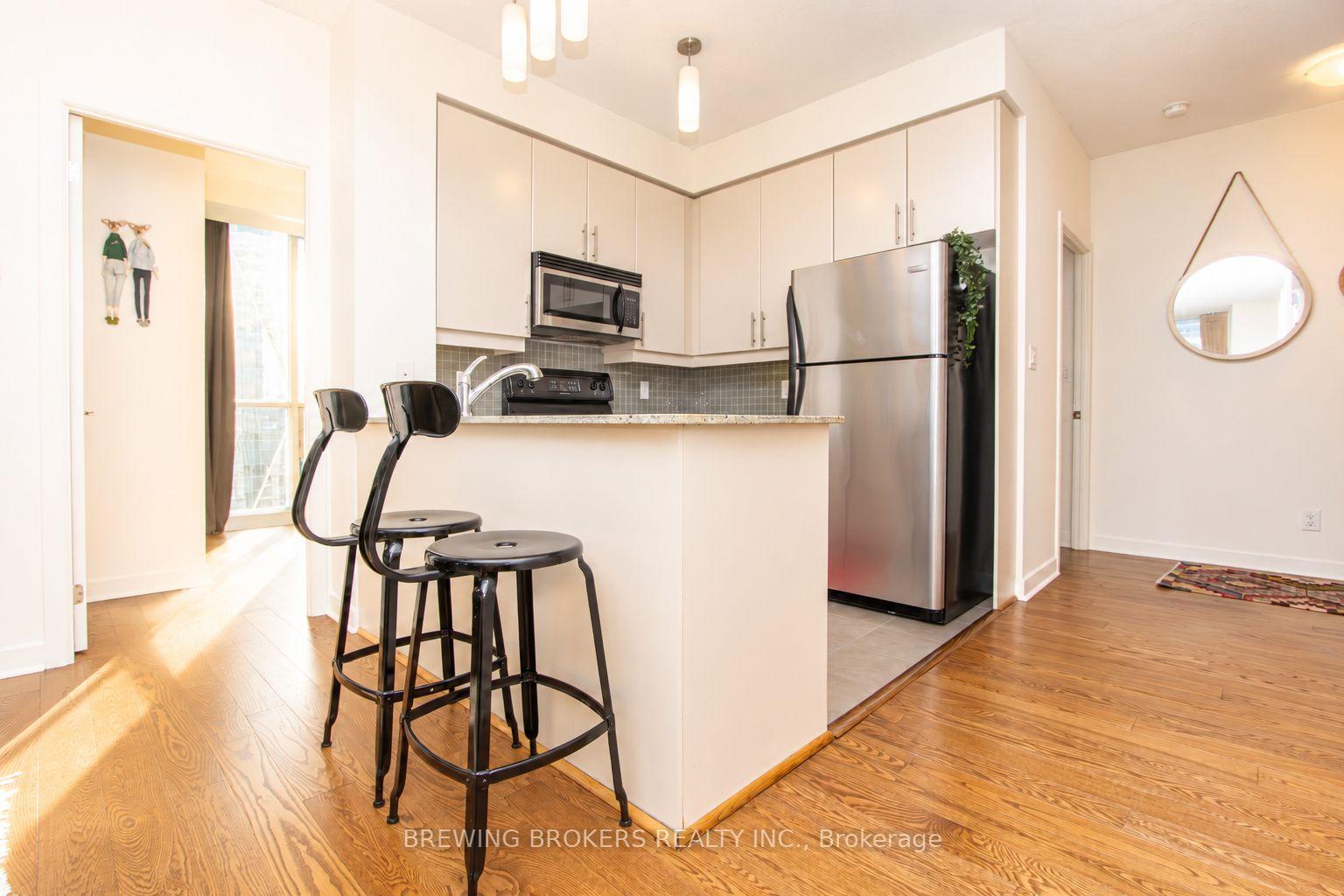 Photo 8 of Unit 1702, 18 Harbour Street, Toronto, Waterfront Communities — HOMEH