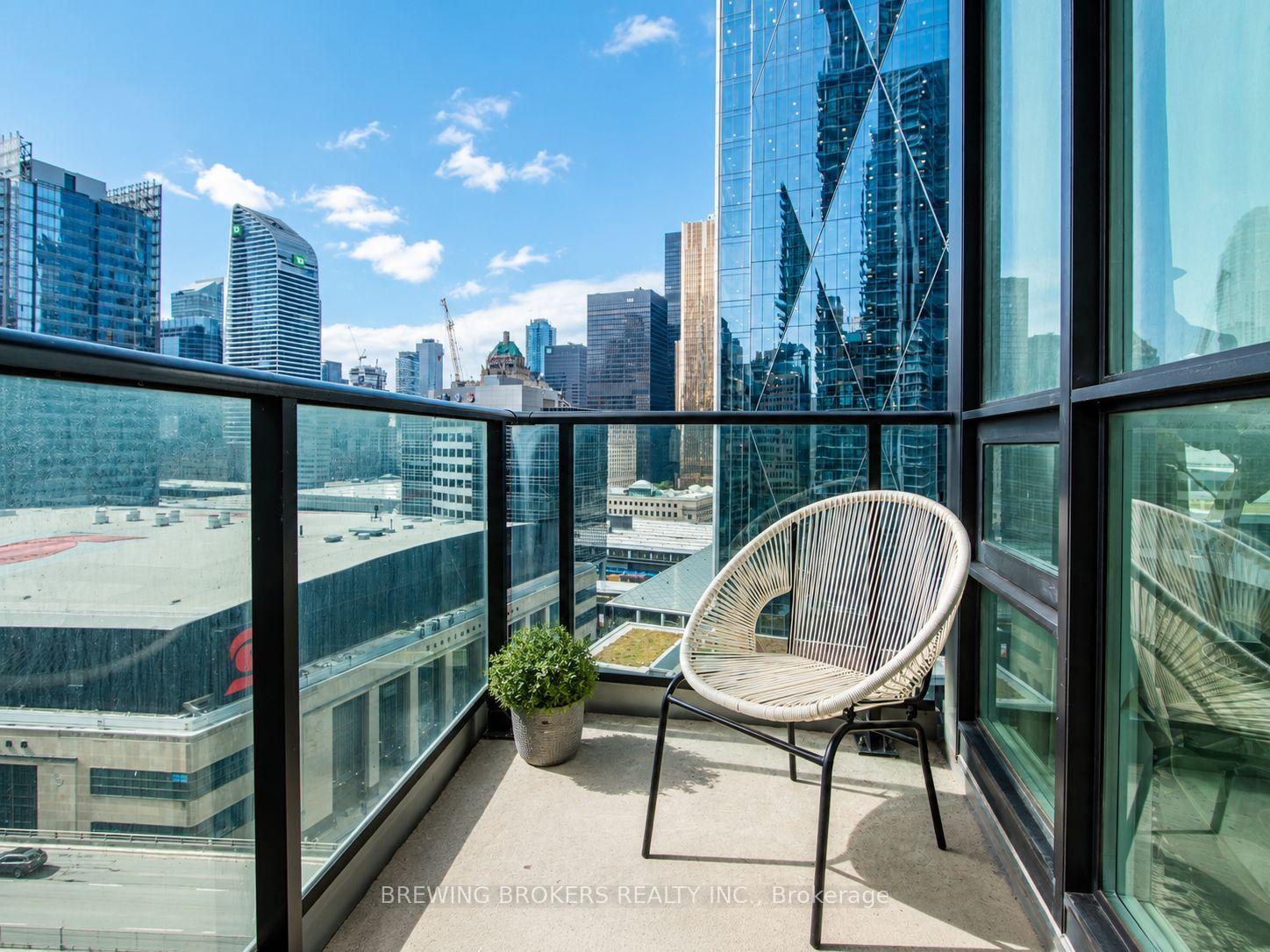 Photo 14 of Unit 1702, 18 Harbour Street, Toronto, Waterfront Communities — HOMEH