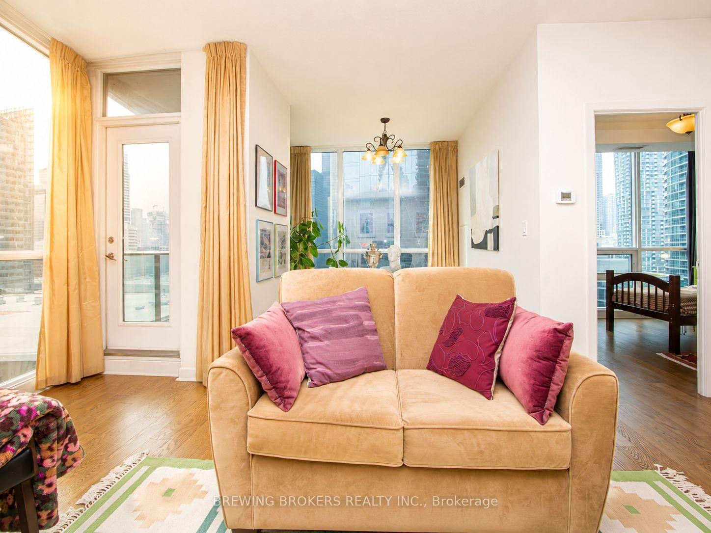 Photo 22 of Unit 1702, 18 Harbour Street, Toronto, Waterfront Communities — HOMEH