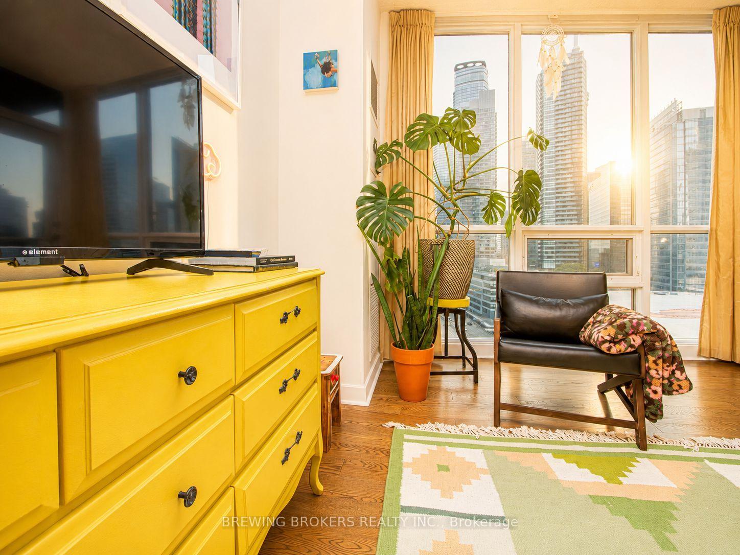 Photo 38 of Unit 1702, 18 Harbour Street, Toronto, Waterfront Communities — HOMEH