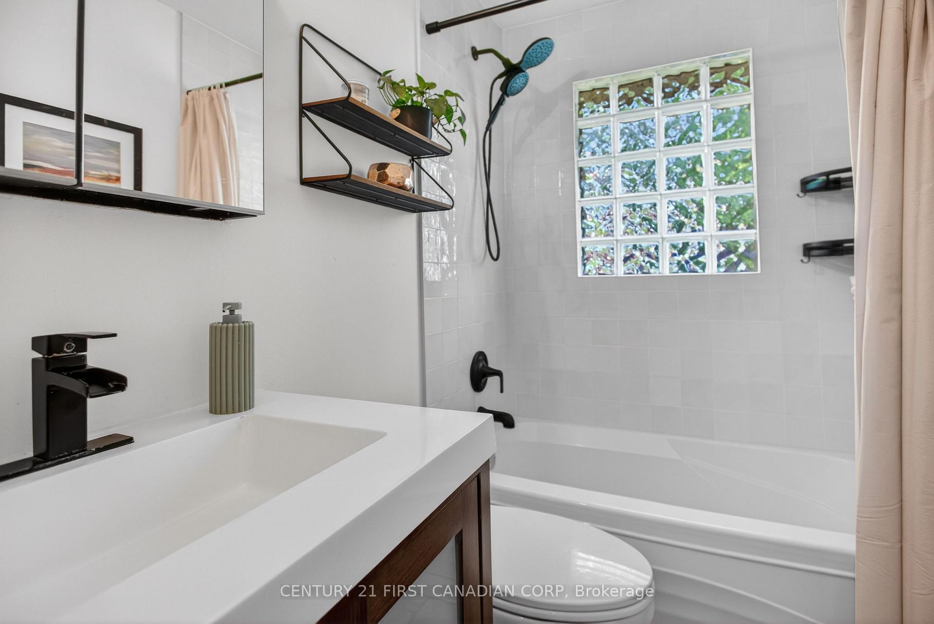 Photo 17 of 681 Brant Street, London, East C — HOMEH